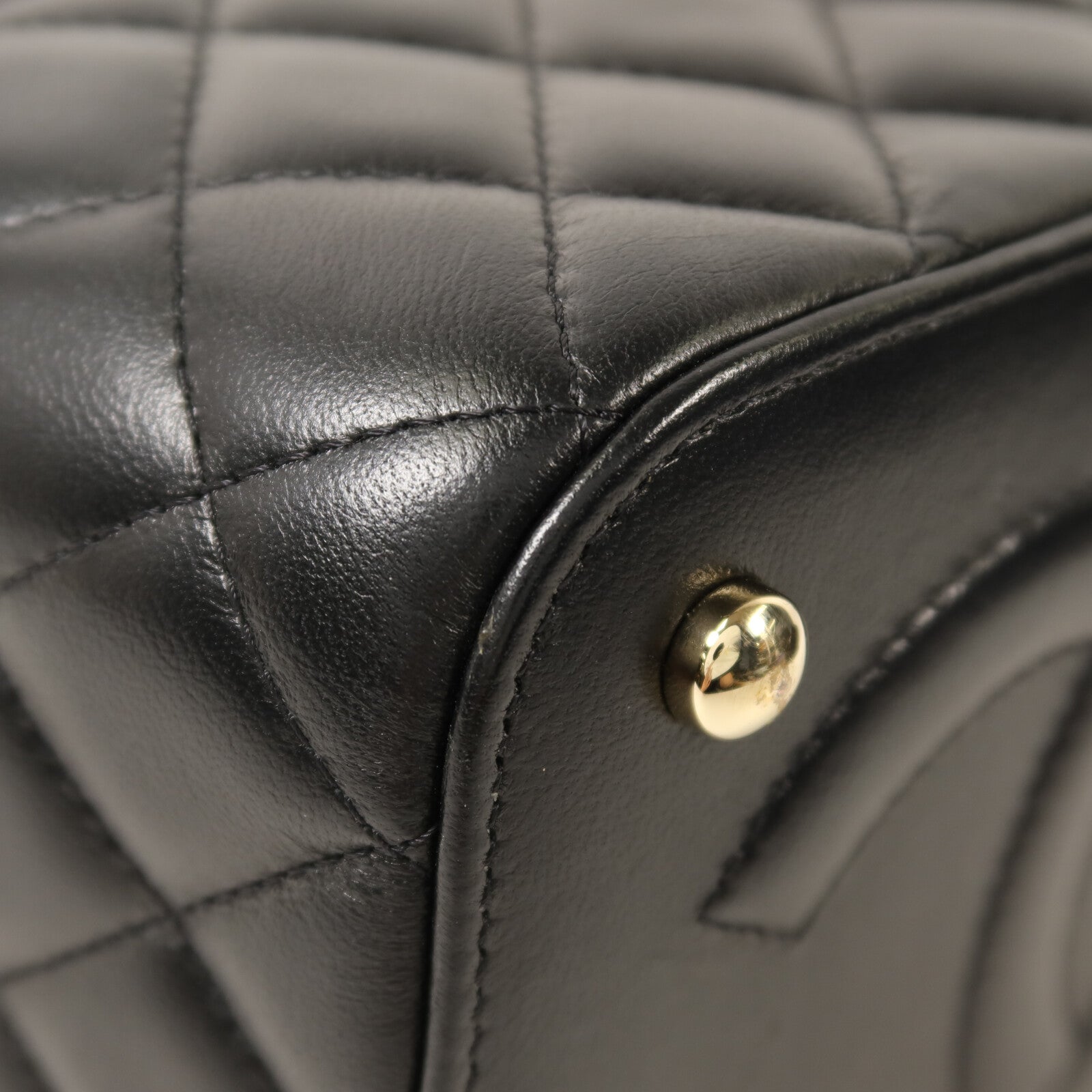 CHANEL 羊皮皮革Vanity Case金扣鏈帶手挽肩背兩用袋