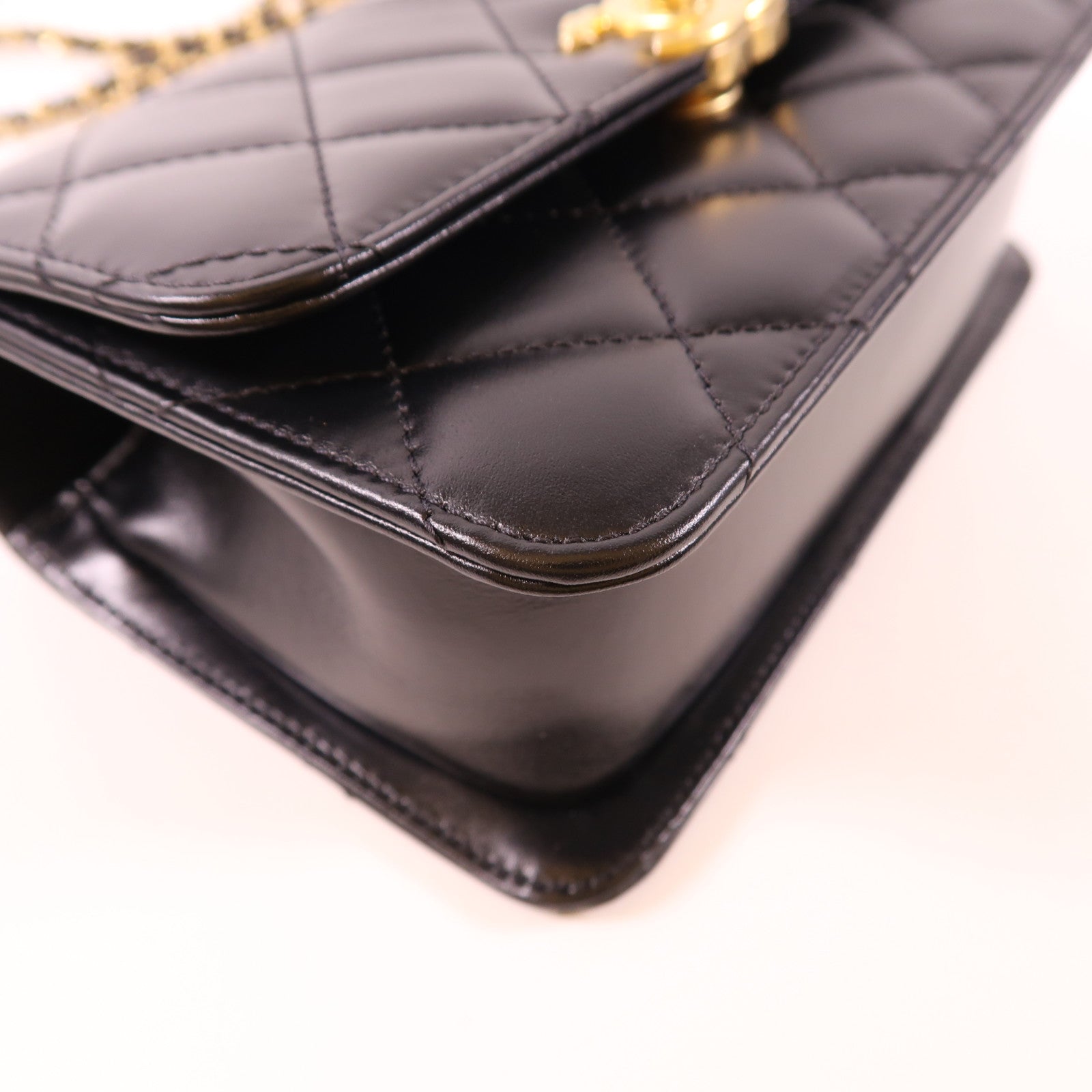 CHANEL 牛皮皮革Chain Shoulder金扣鏈帶肩背袋