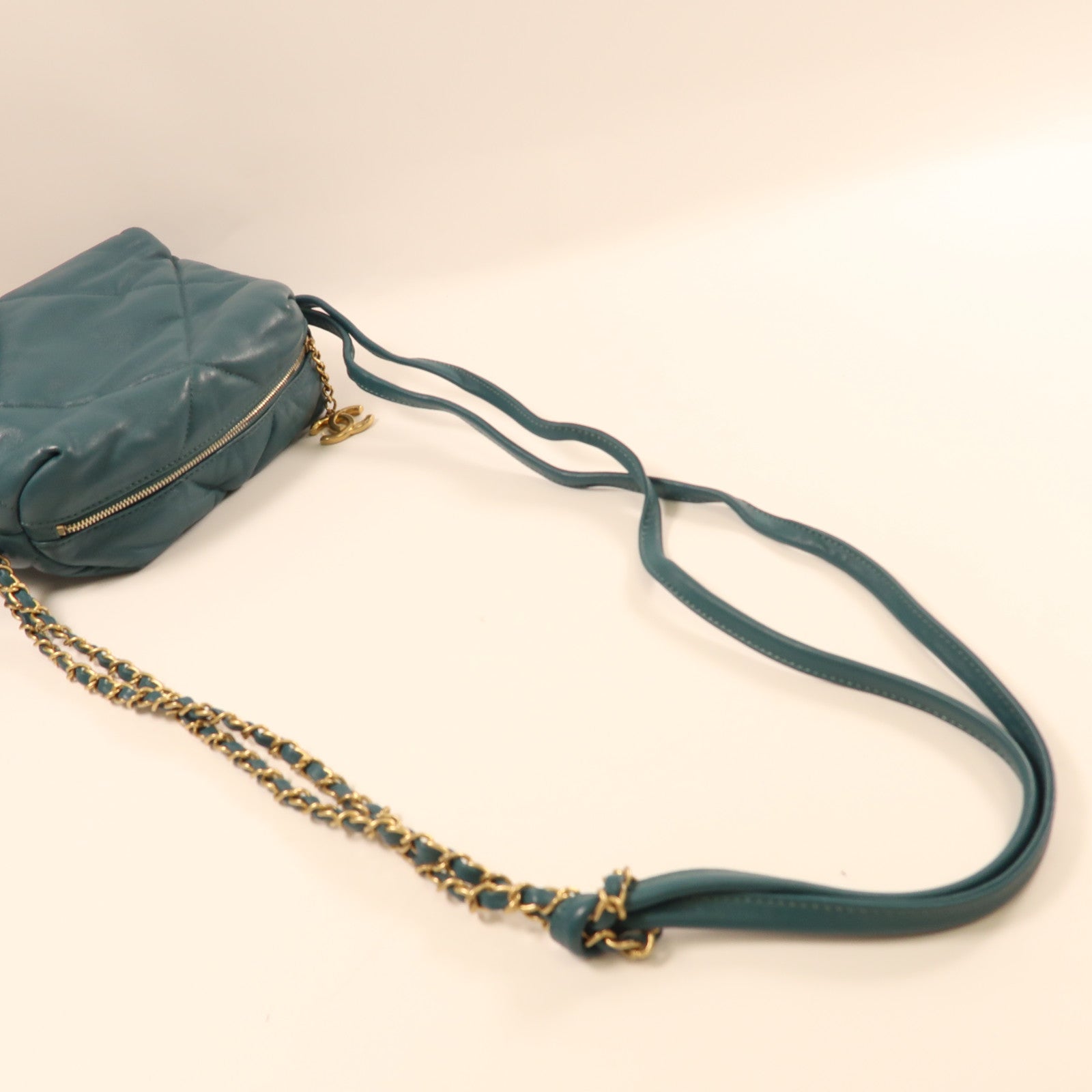 CHANEL 羊皮皮革Shoulder Bag金扣鏈帶肩背袋藍色