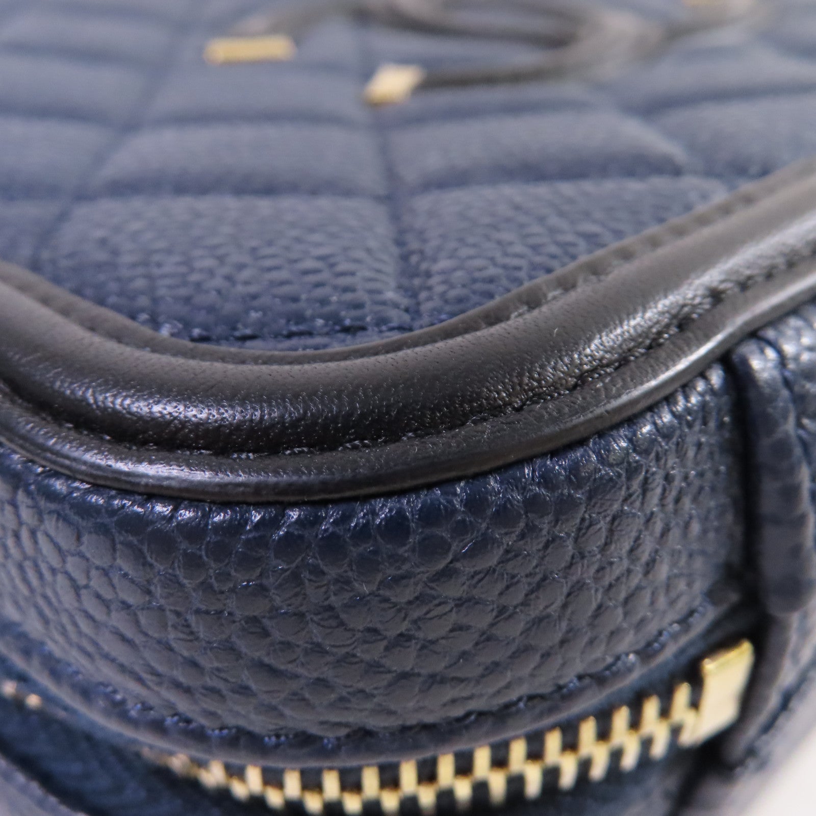 CHANEL 菱格Caviar皮革Vanity Case Chain Shoulder Bag金扣鏈帶手挽肩背兩用袋寶藍色/黑色