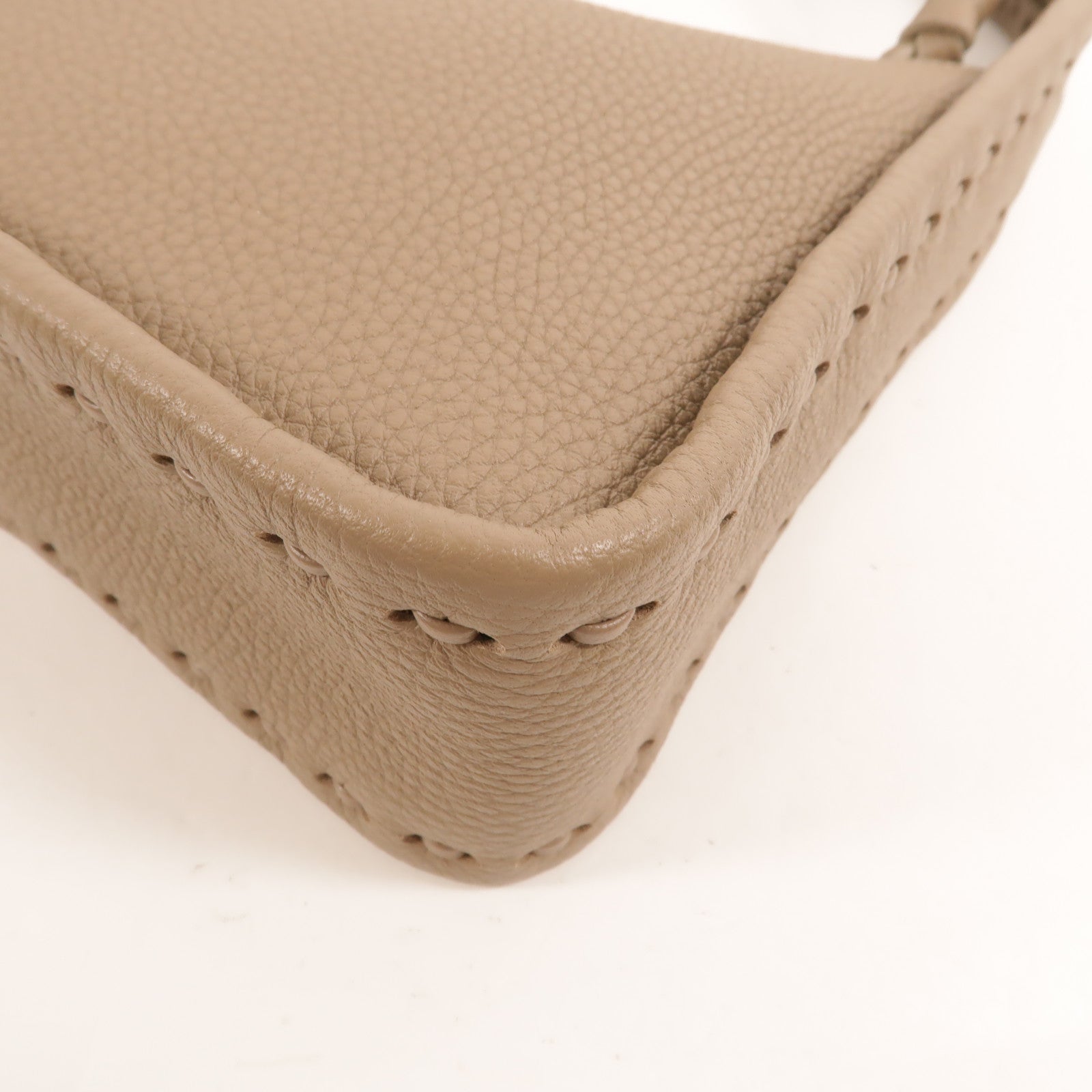 FENDI 牛皮皮革Mini Fendessence Bag手挽袋