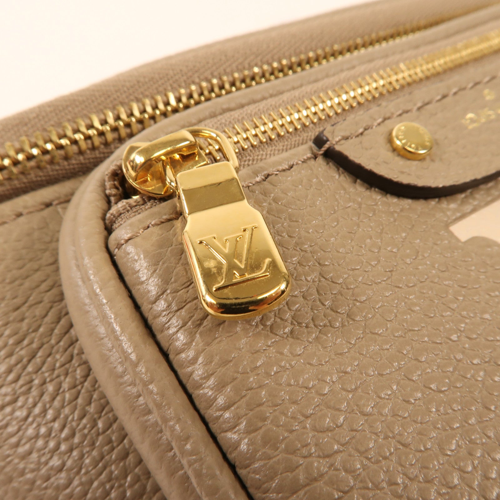 LOUIS VUITTON Monogram Empreinte Mini Bumbag金扣手挽肩背兩用袋