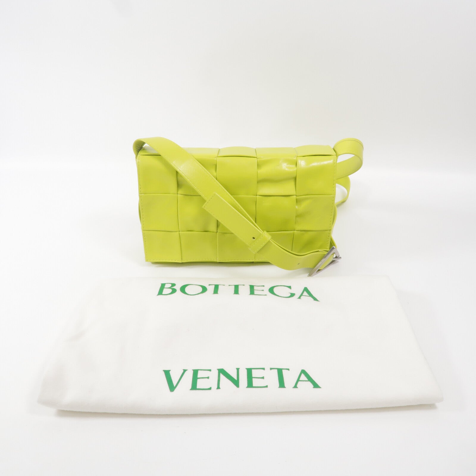 BOTTEGA VENETA 牛皮皮革Cassette Bag Medium肩背袋