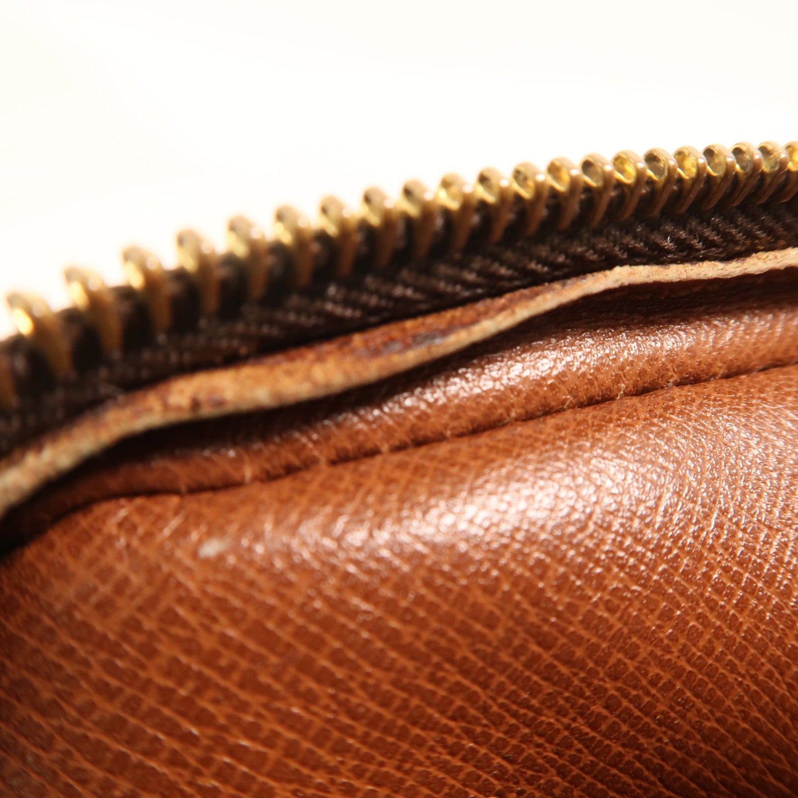 LOUIS VUITTON Monogram Danube Mini Bag金扣肩背袋