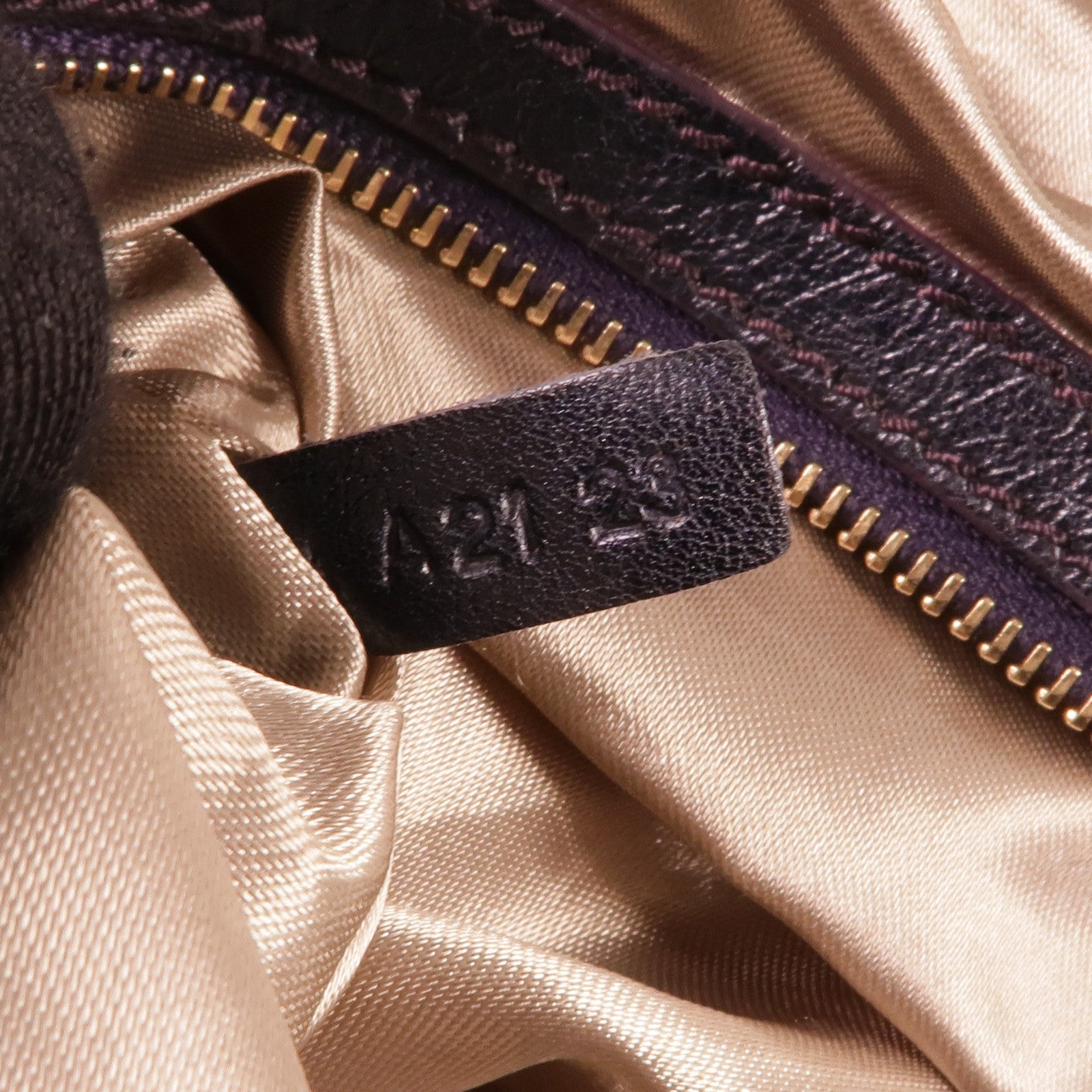 TOD'S 尼龍Shoulder Bag金扣肩背袋