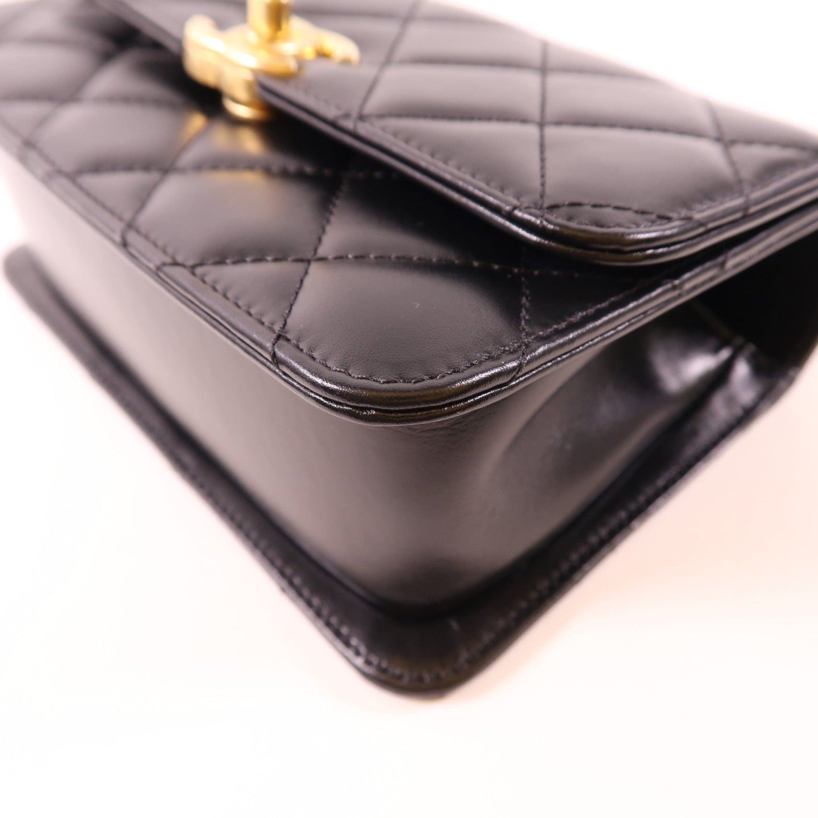 CHANEL 牛皮皮革Chain Shoulder金扣鏈帶肩背袋