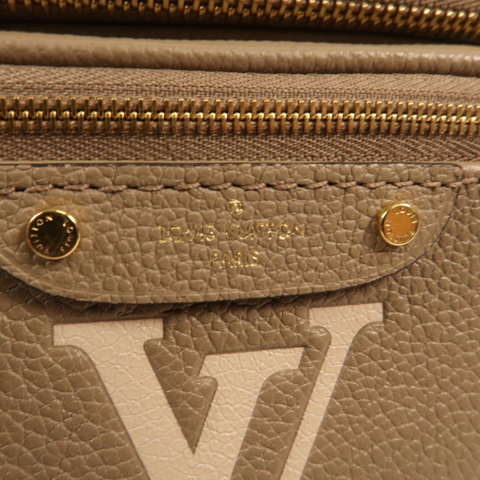 LOUIS VUITTON Monogram Empreinte Mini Bumbag金扣手挽肩背兩用袋