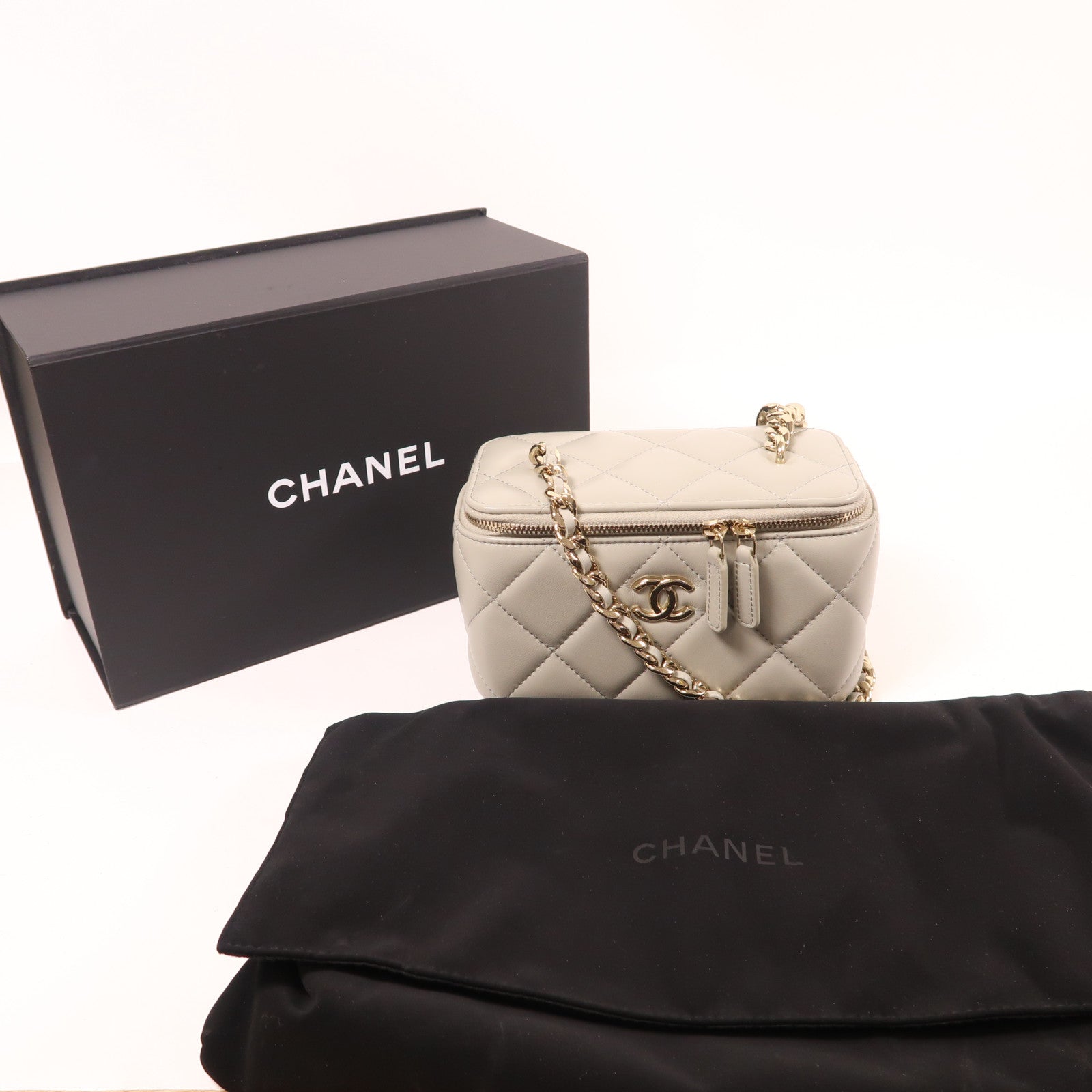 CHANEL【激減優惠】 羊皮皮革Vanity Case金扣鏈帶肩背袋