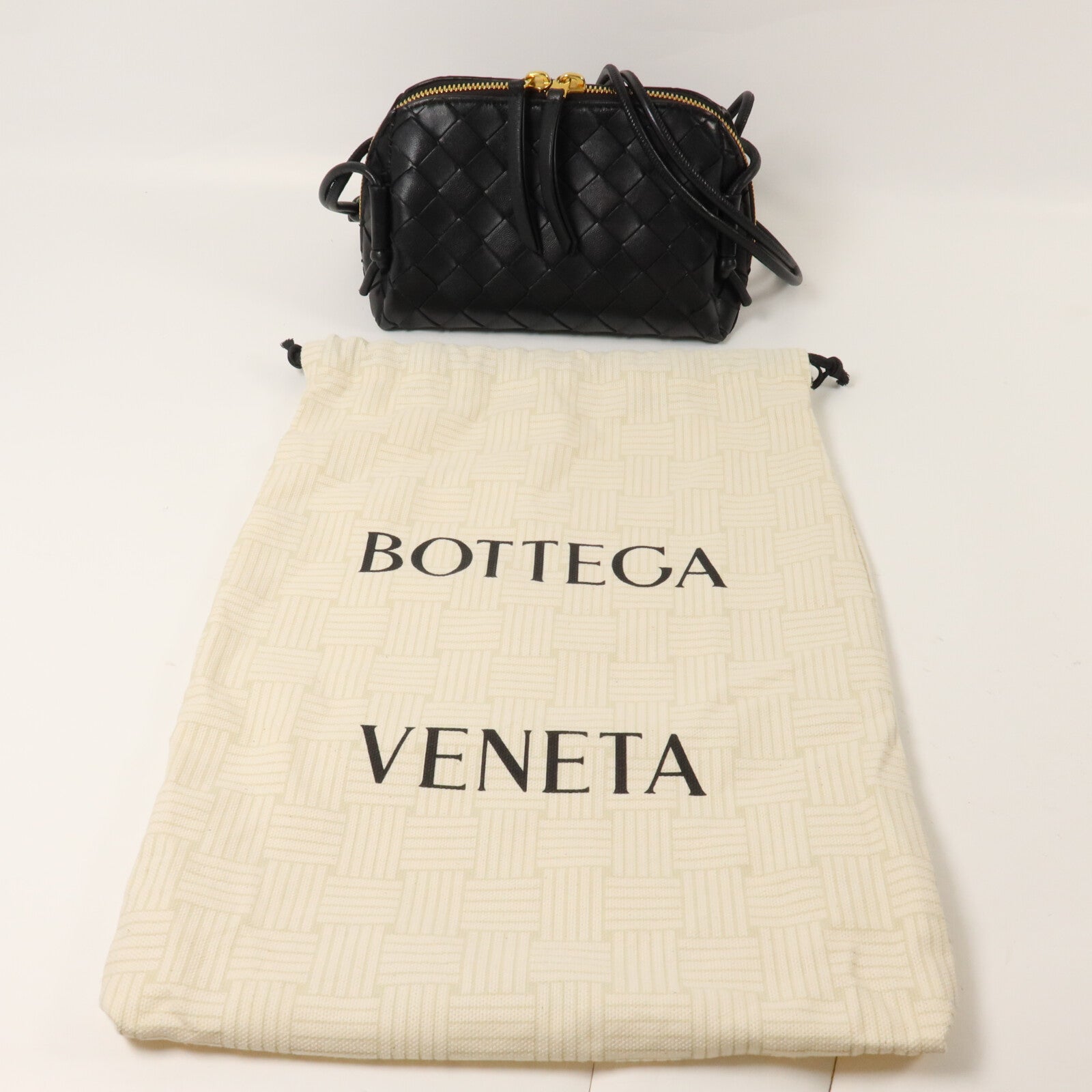 BOTTEGA VENETA 牛皮皮革Concert Pouch肩背袋