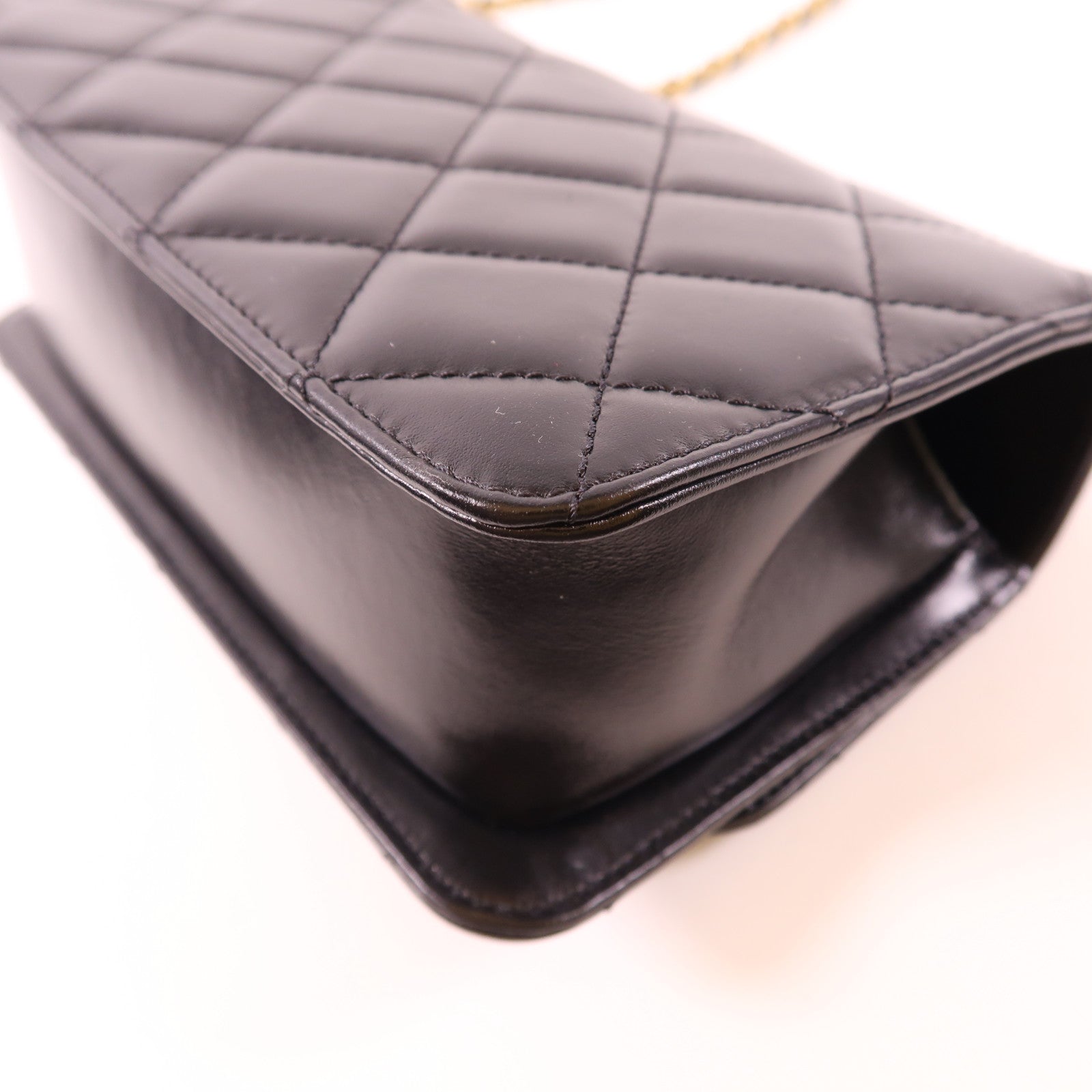 CHANEL 牛皮皮革Chain Shoulder金扣鏈帶肩背袋