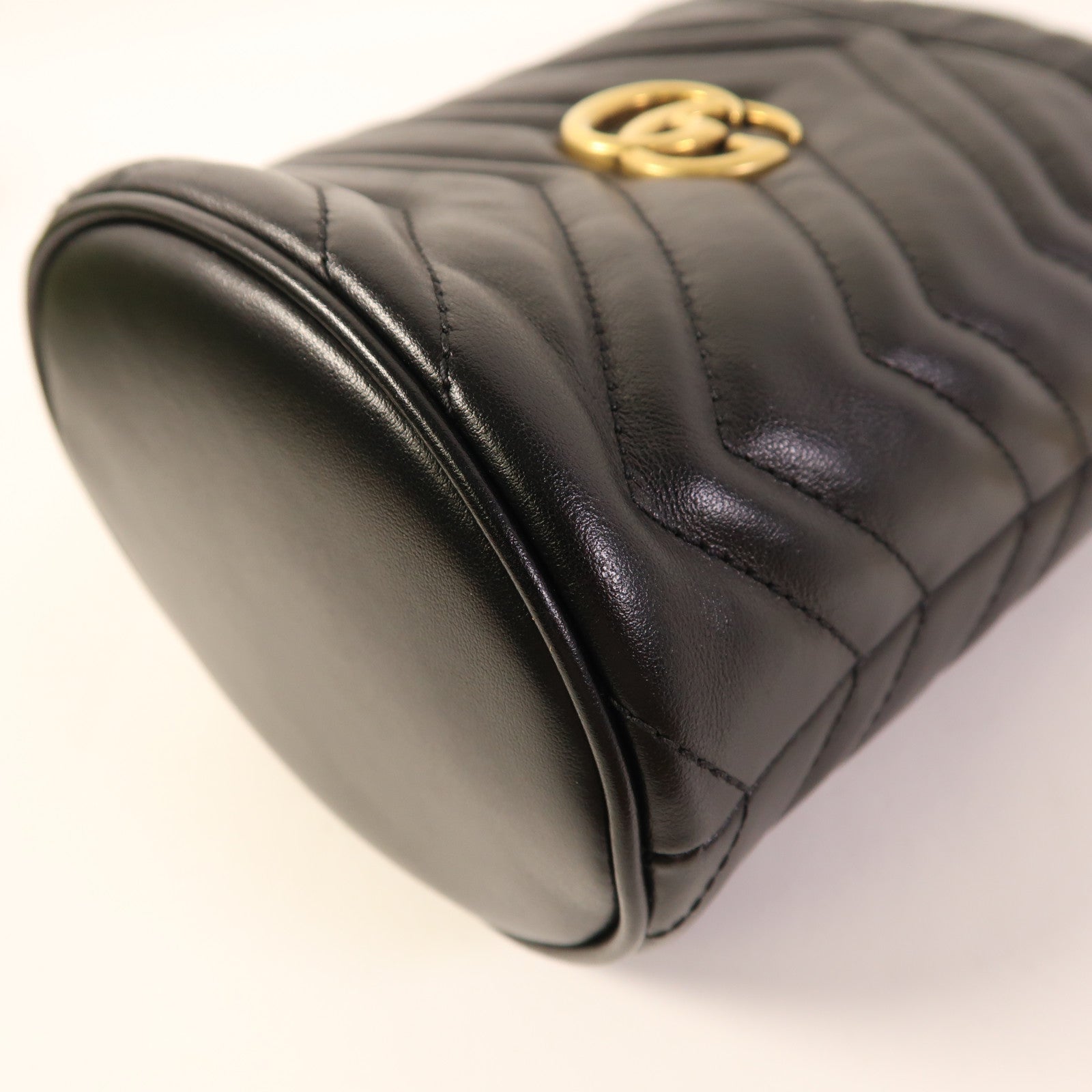 GUCCI 牛皮皮革GG Marmont Bucket金扣鏈帶肩背袋