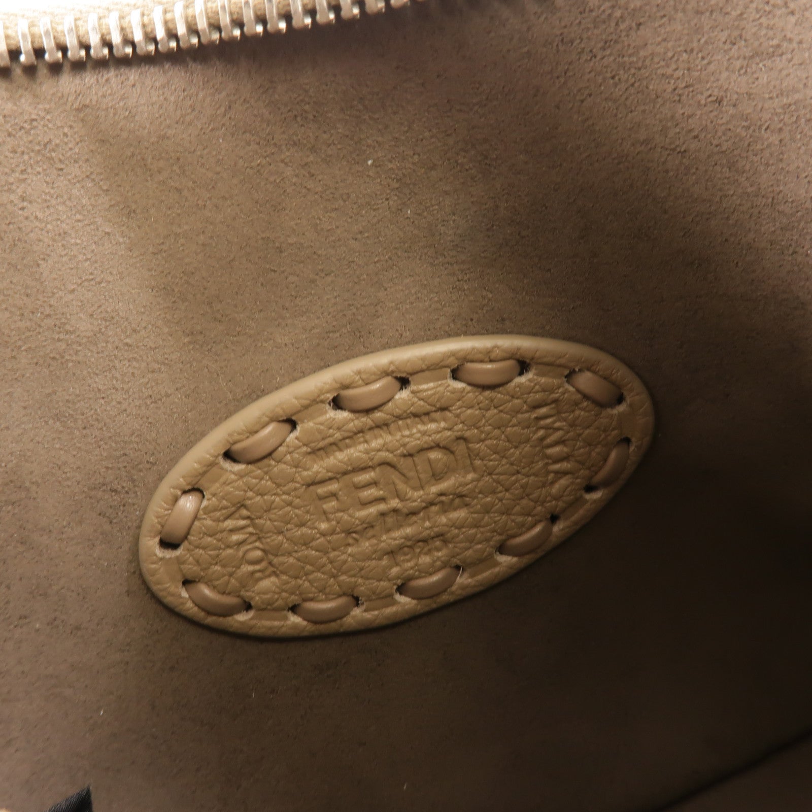 FENDI 牛皮皮革Mini Fendessence Bag手挽袋