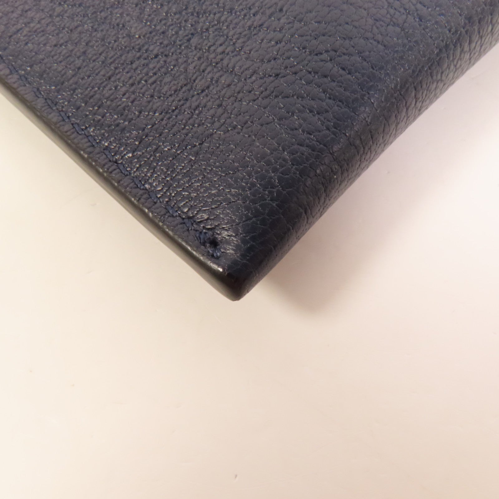 GIVENCHY 牛皮皮革Clutch Bag銀扣肩背袋