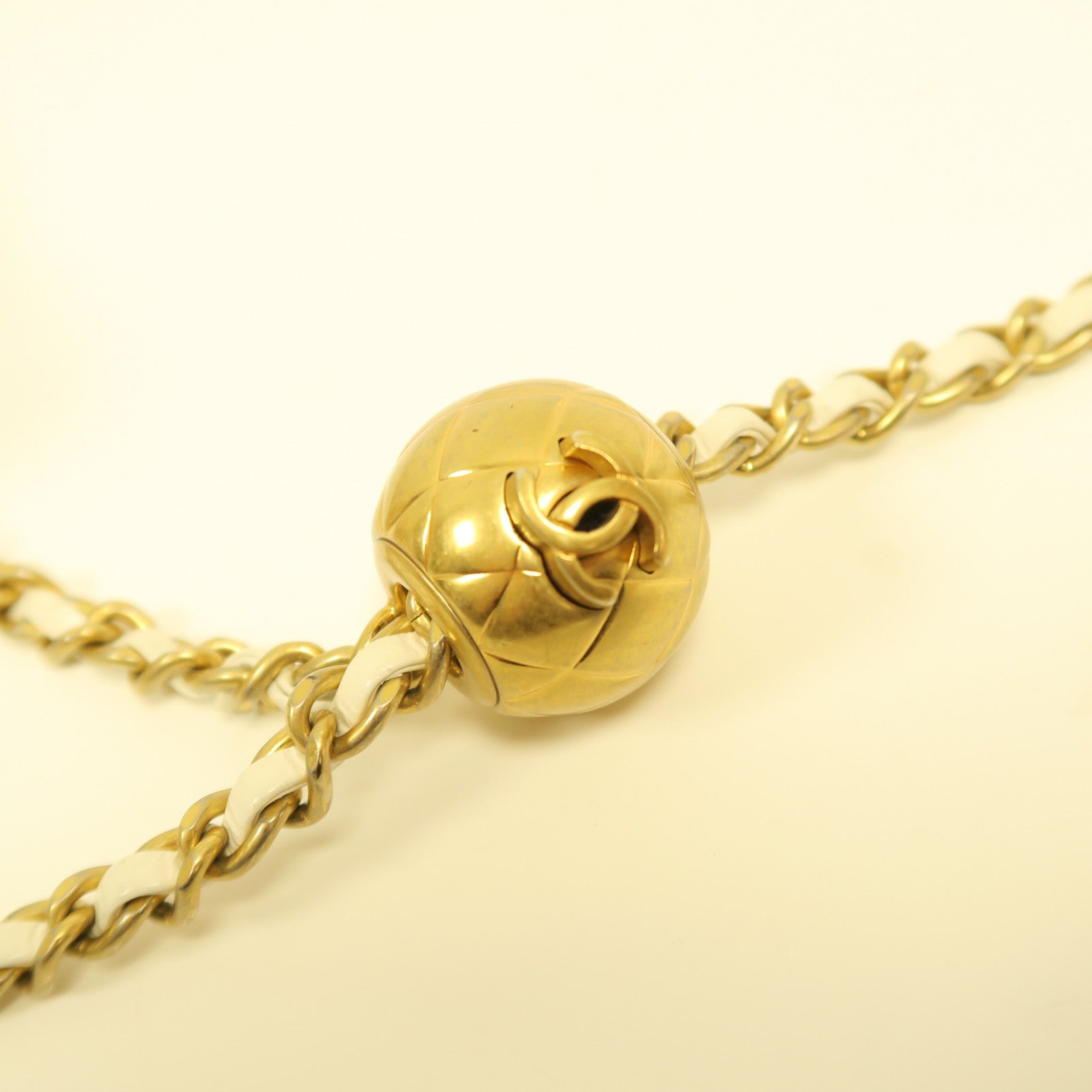 CHANEL 【激減優惠】菱格羊皮皮革Chain Shoulder金扣鏈帶肩背袋白色