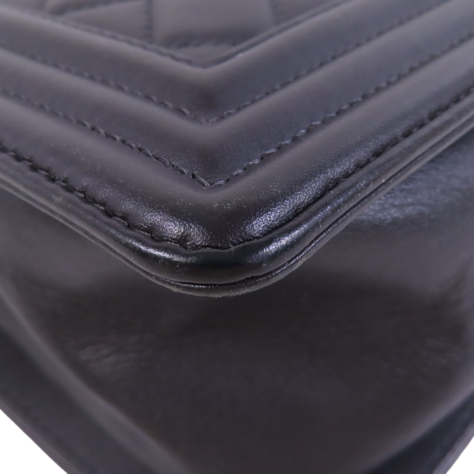 CHANEL 牛皮皮革Boy Chanel 25金扣鏈帶肩背袋