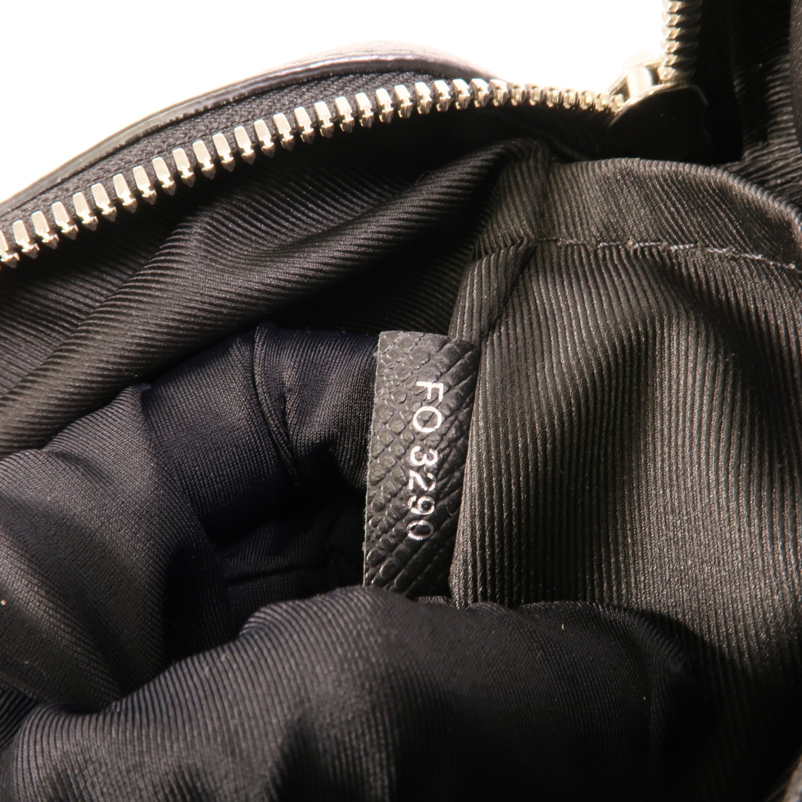 LOUIS VUITTON Monogram Eclipse/Taiga Outdoor Messenger銀扣肩背袋