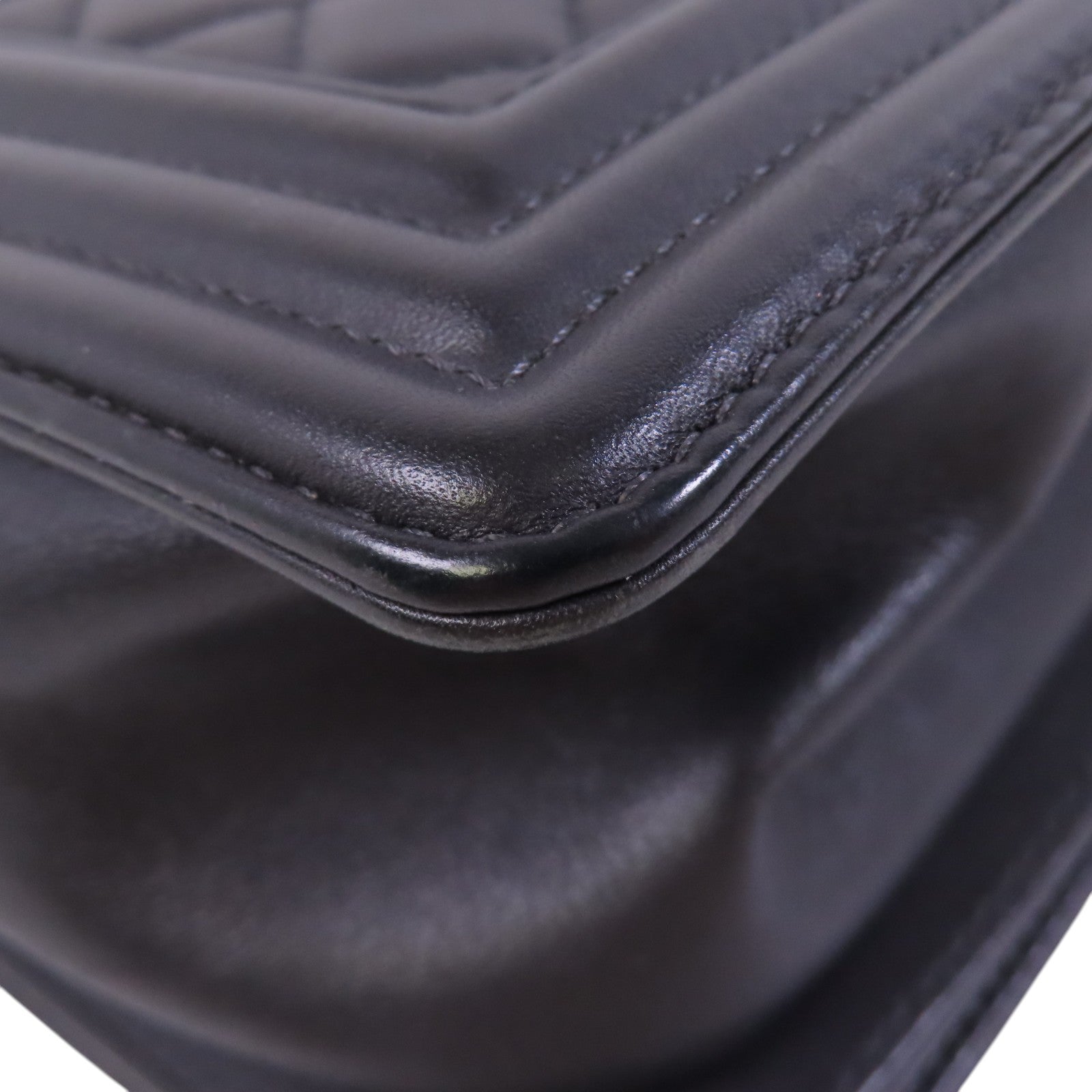 CHANEL 牛皮皮革Boy Chanel 25金扣鏈帶肩背袋