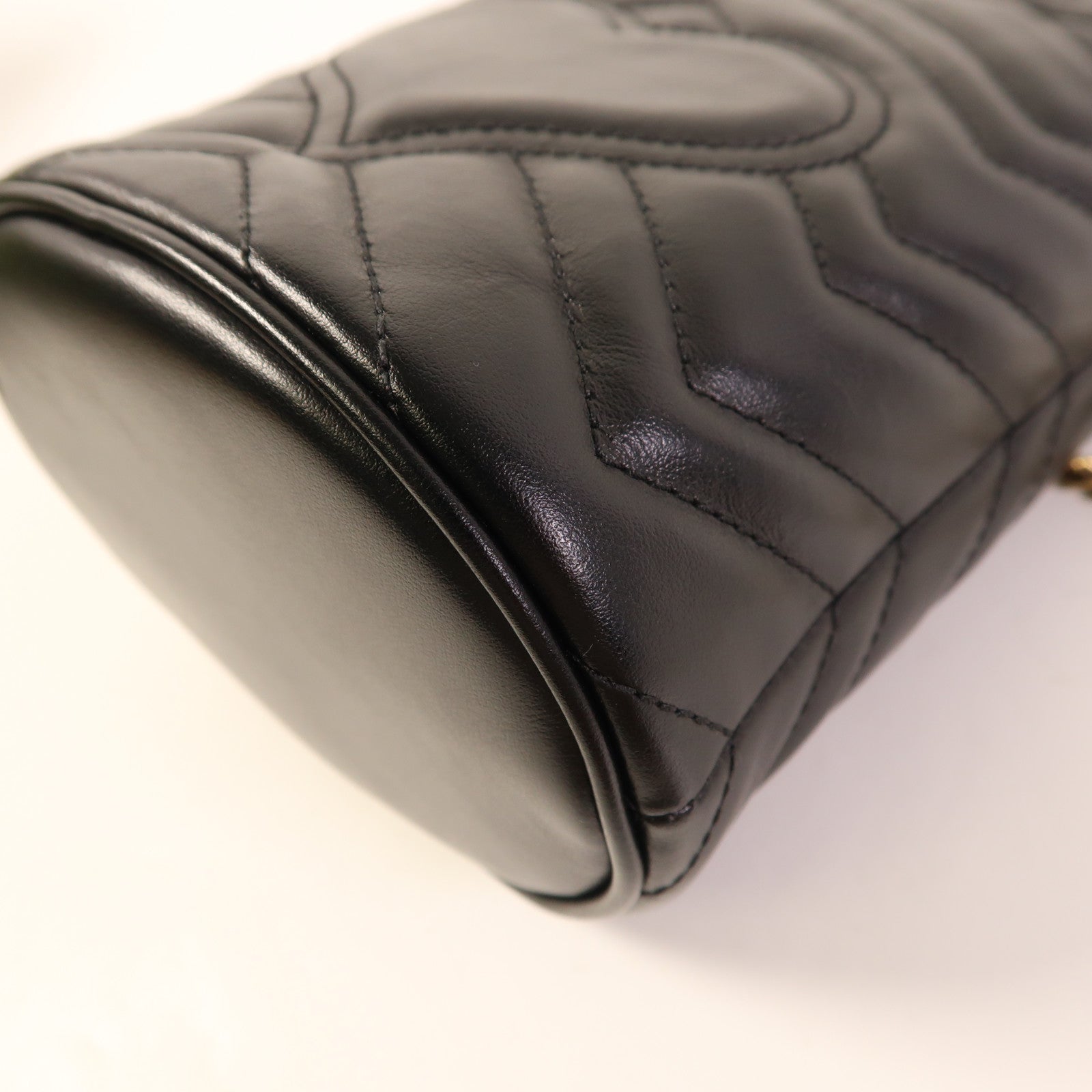 GUCCI 牛皮皮革GG Marmont Bucket金扣鏈帶肩背袋