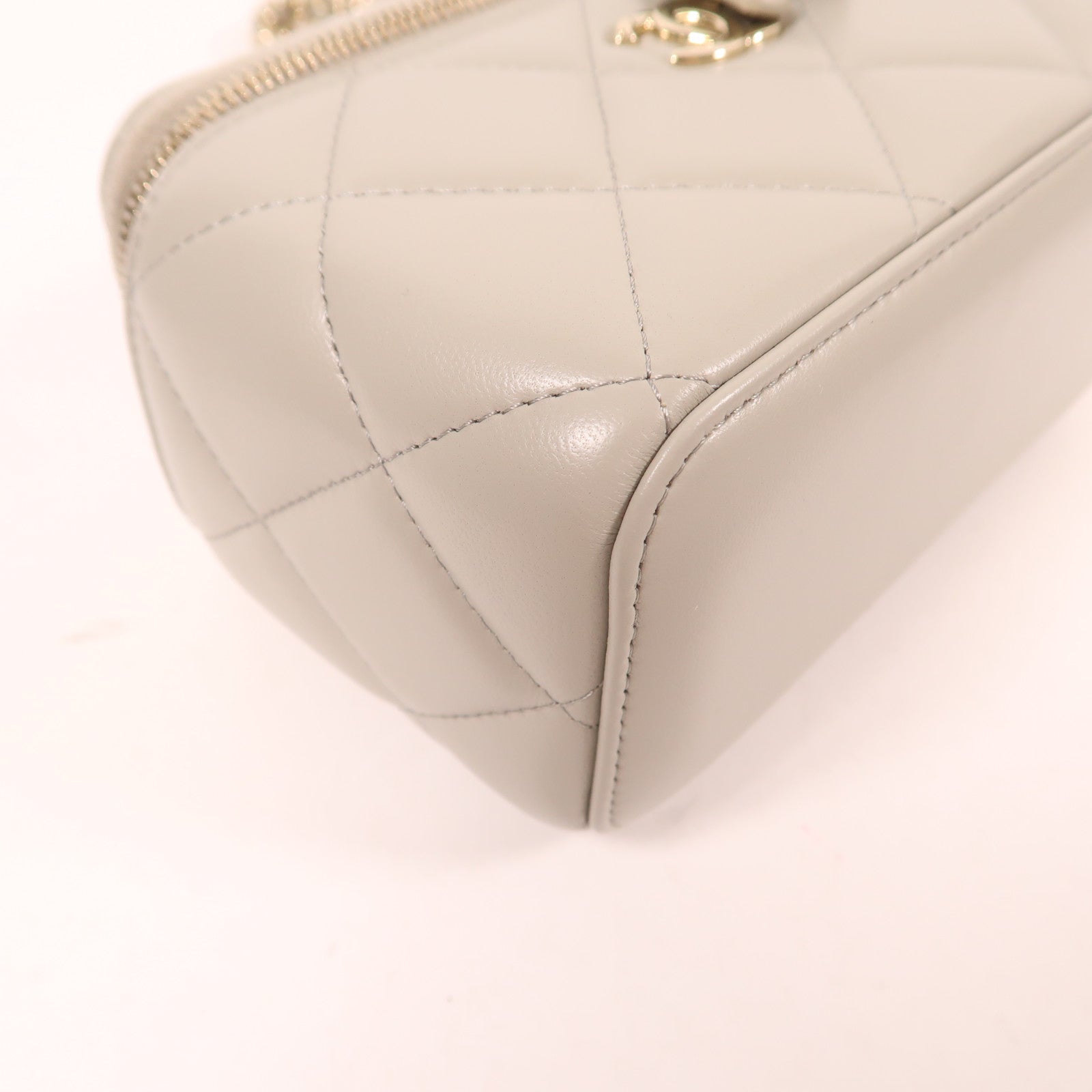CHANEL【激減優惠】 羊皮皮革Vanity Case金扣鏈帶肩背袋