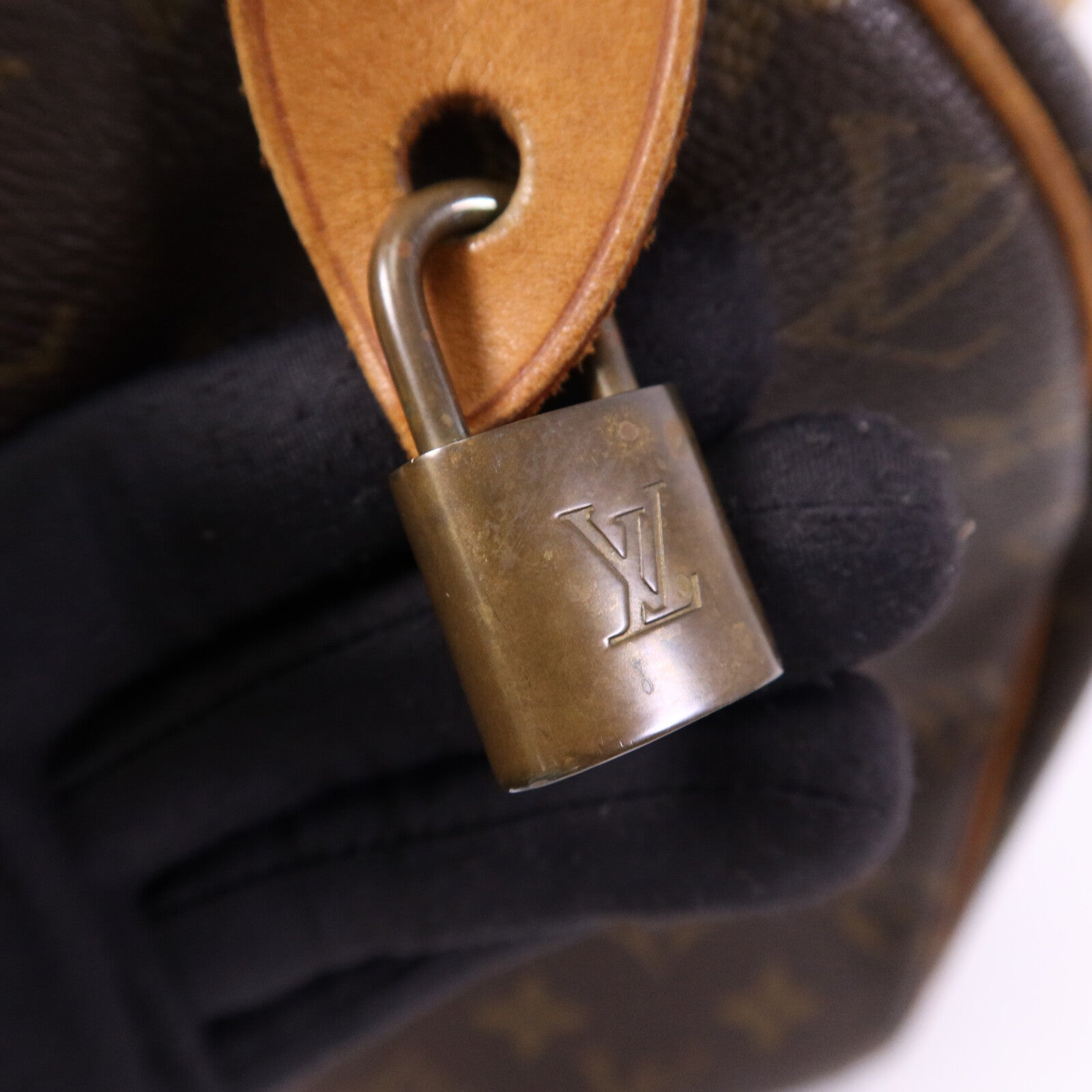 LOUIS VUITTON Monogram Speedy 30金扣手挽袋