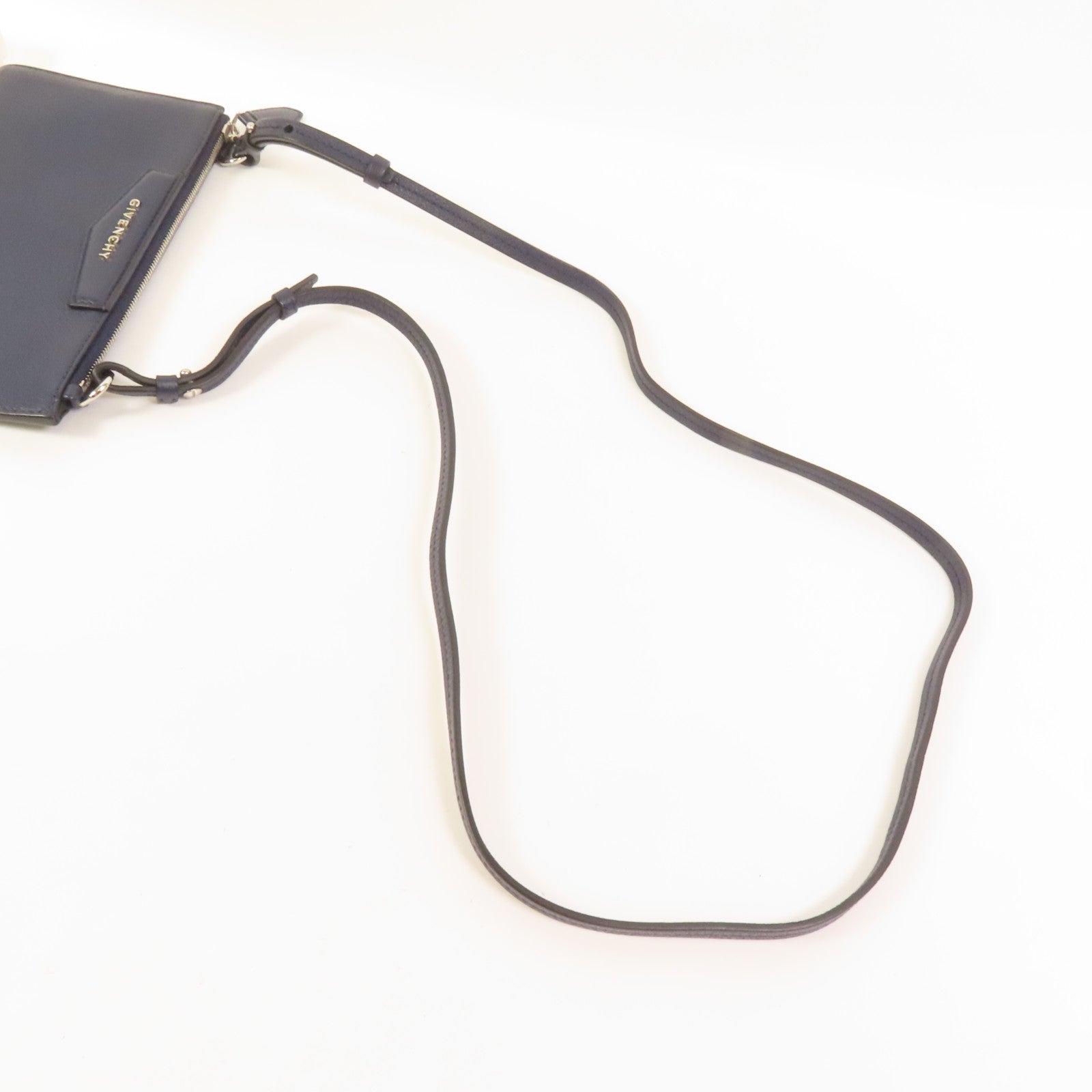 GIVENCHY 牛皮皮革Clutch Bag銀扣肩背袋