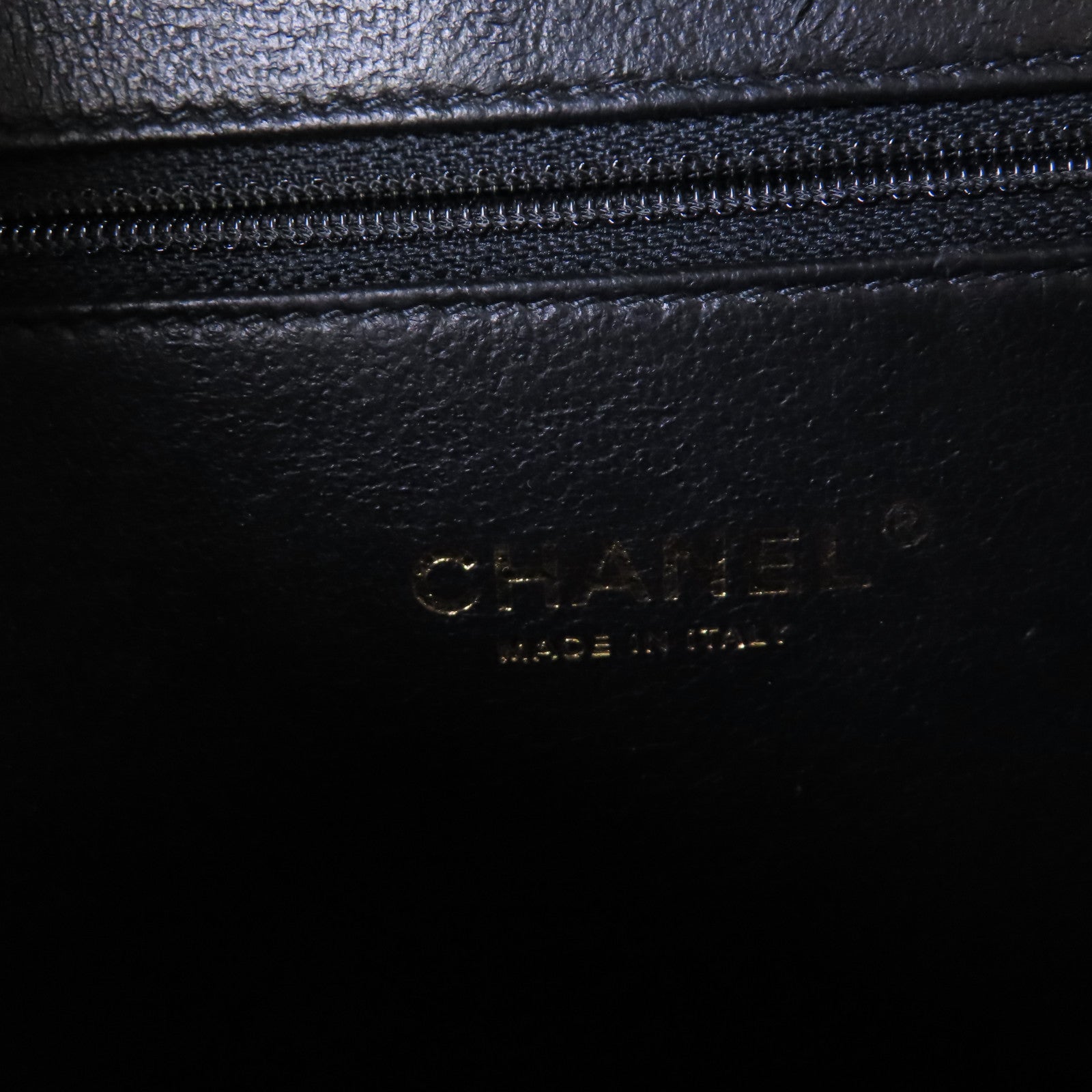 CHANEL 菱格Caviar皮革Vanity Case Chain Shoulder Bag金扣鏈帶手挽肩背兩用袋寶藍色/黑色