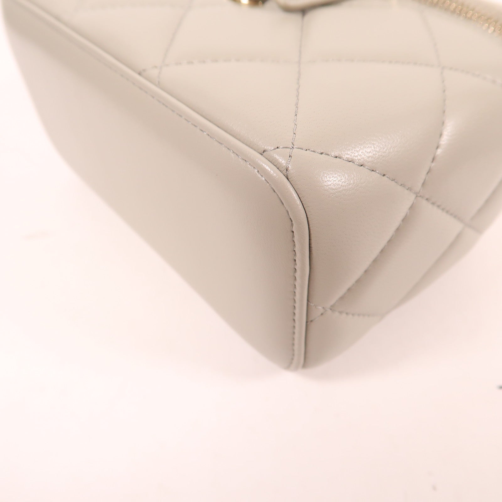 CHANEL【激減優惠】 羊皮皮革Vanity Case金扣鏈帶肩背袋