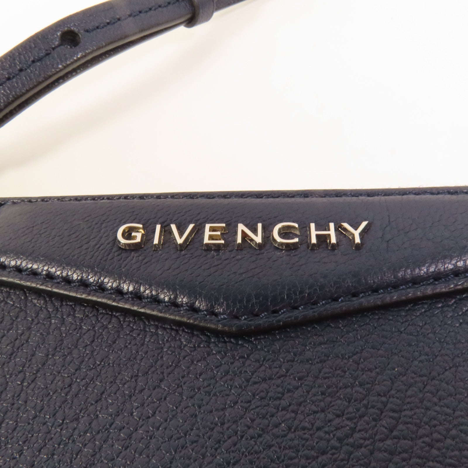 GIVENCHY 牛皮皮革Clutch Bag銀扣肩背袋