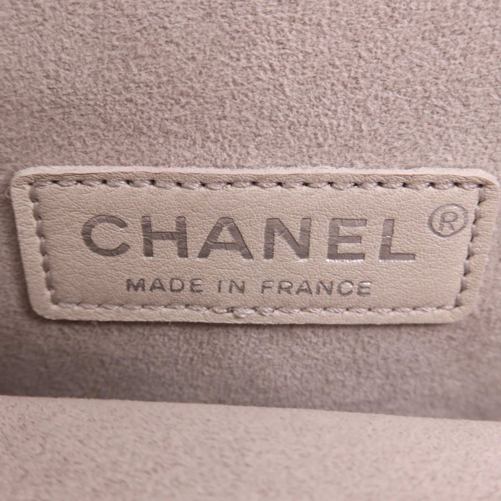 CHANEL 羊皮皮革Pouch銀扣手拿包