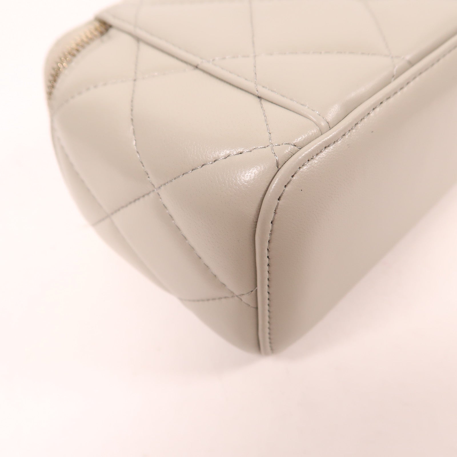 CHANEL【激減優惠】 羊皮皮革Vanity Case金扣鏈帶肩背袋
