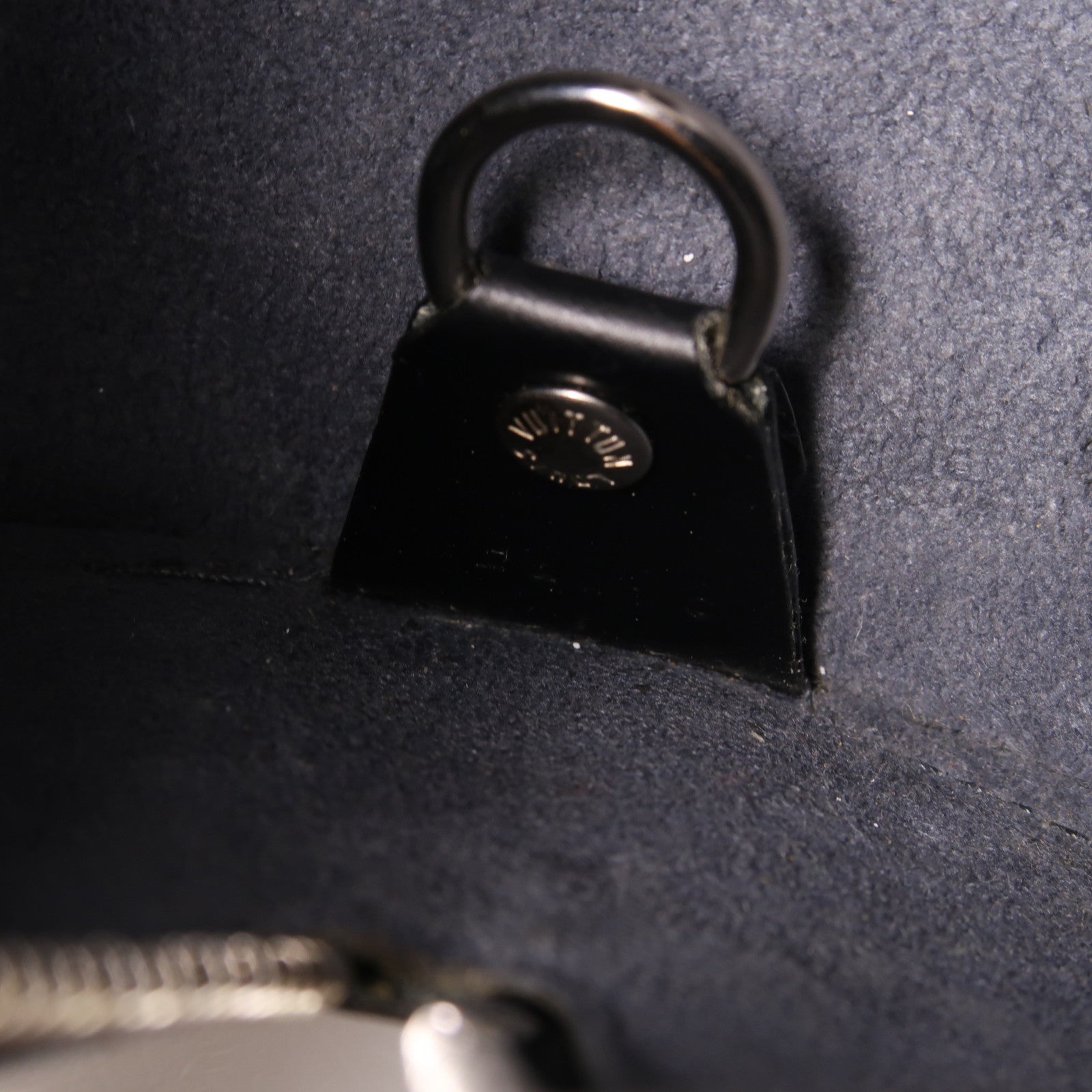 LOUIS VUITTON Epi Soufflot銀扣手挽袋黑色
