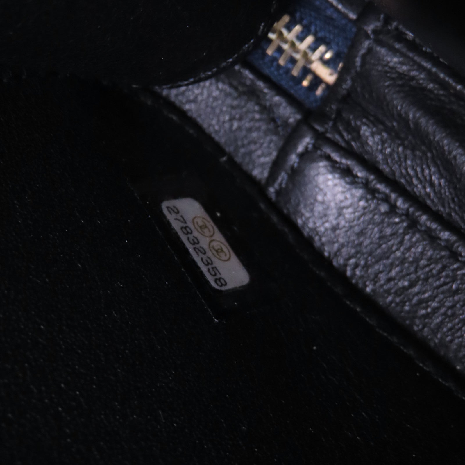 CHANEL 菱格Caviar皮革Vanity Case Chain Shoulder Bag金扣鏈帶手挽肩背兩用袋寶藍色/黑色