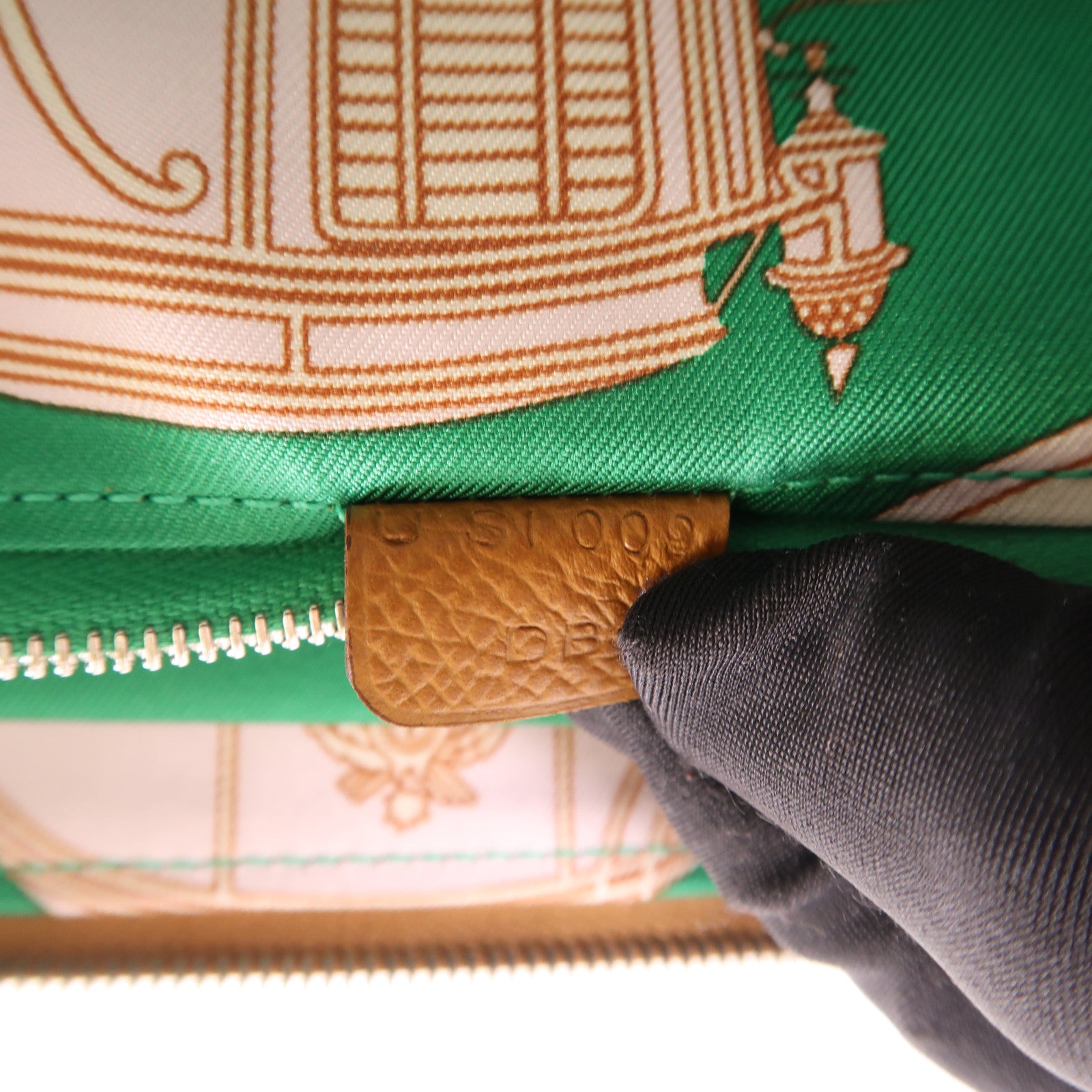 HERMES Epsom皮革Silk-In Wallet銀扣長錢包Gold