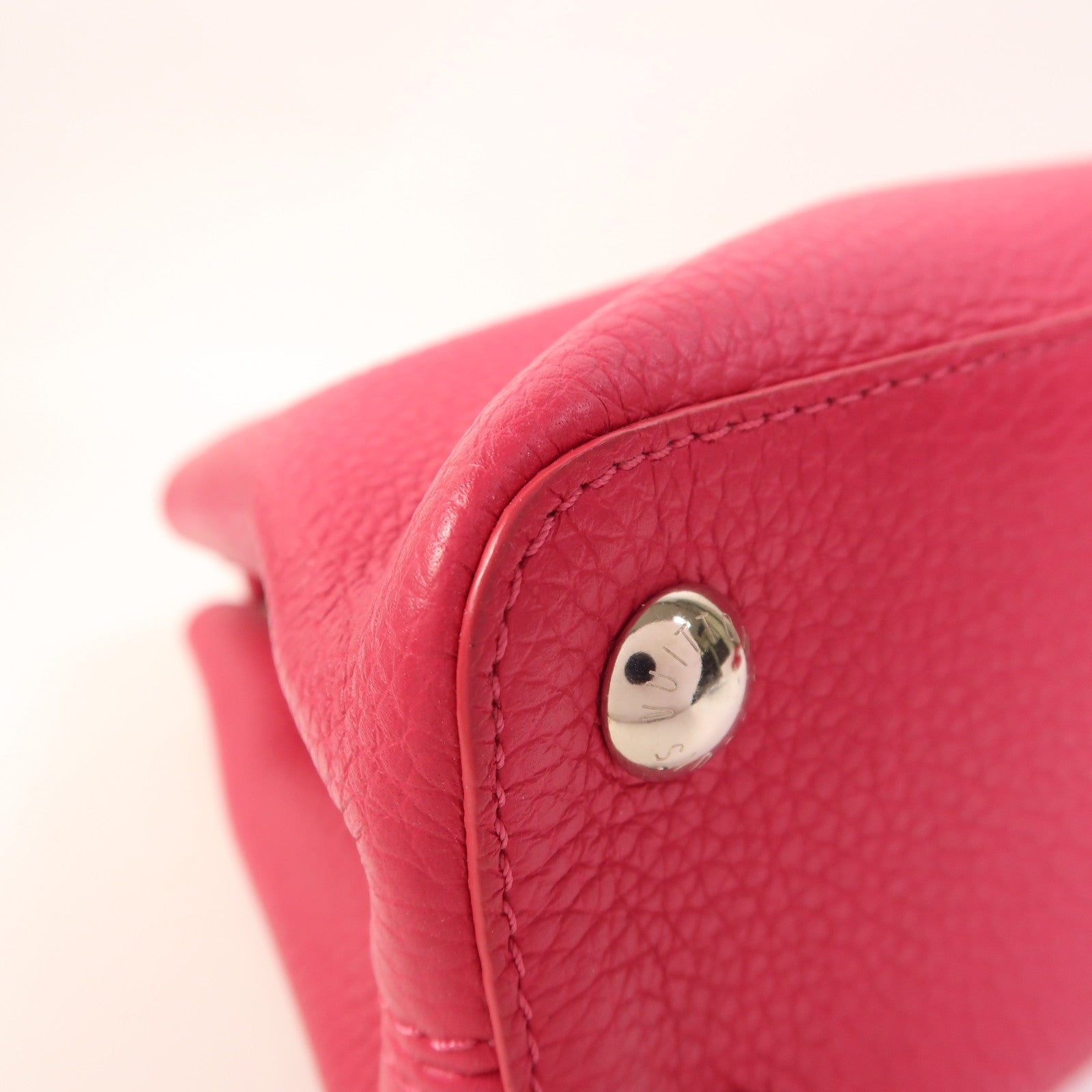 LOUIS VUITTON 【激減優惠】Taurillon Capucines BB銀扣手挽肩背兩用袋