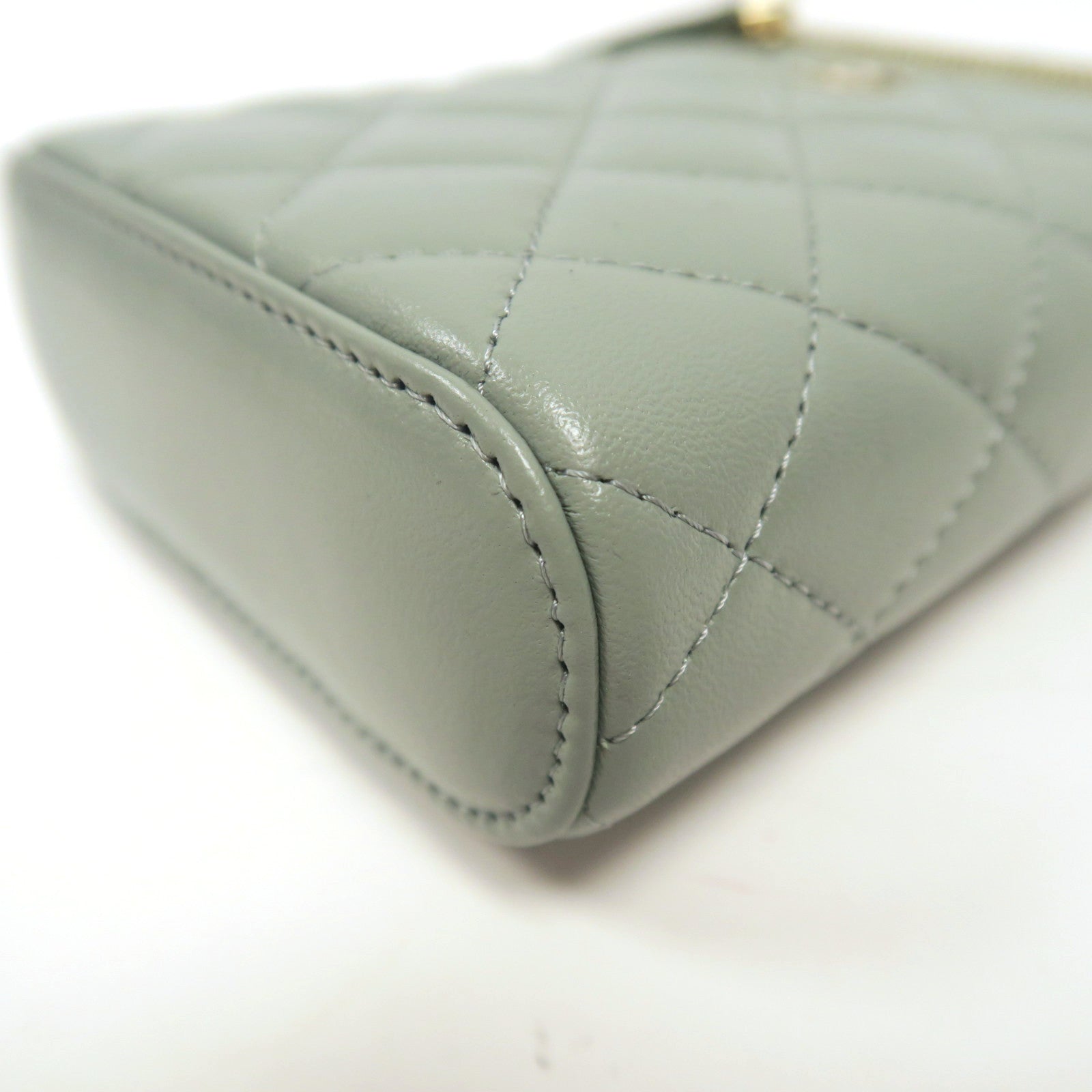 CHANEL **【激減優惠】菱格羊皮皮革Mini Gigarette Box金扣鏈帶肩背袋淺綠色