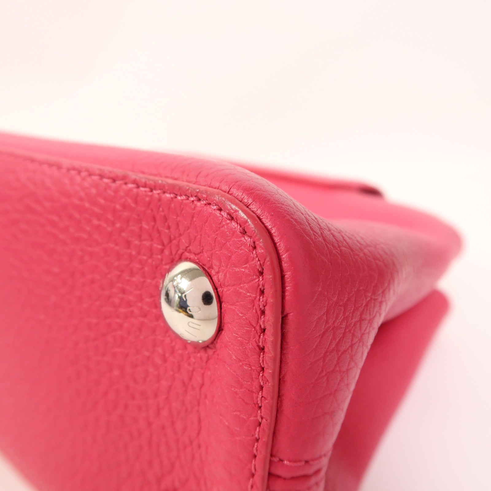 LOUIS VUITTON 【激減優惠】Taurillon Capucines BB銀扣手挽肩背兩用袋