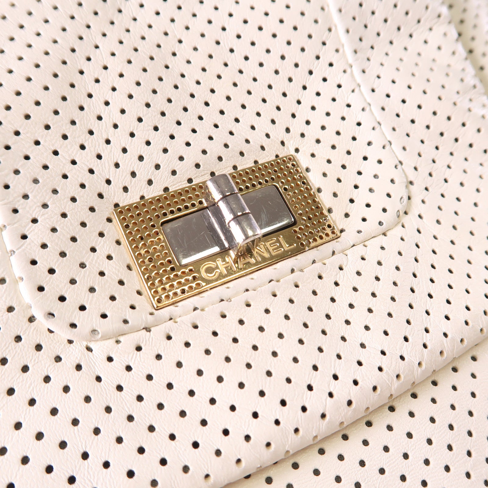 CHANEL 【激減優惠】牛皮皮革2.55銀扣鏈帶肩背袋