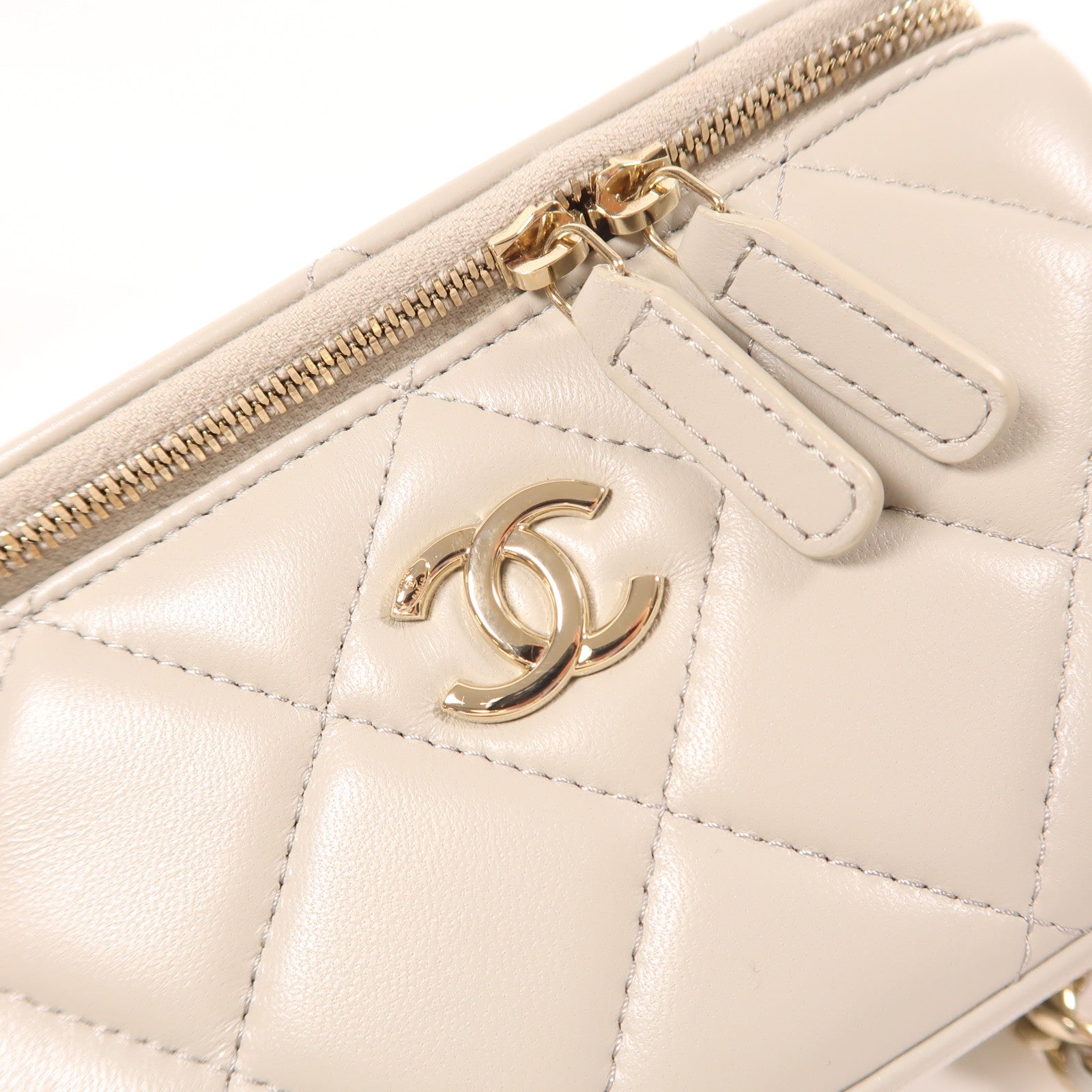 CHANEL【激減優惠】 羊皮皮革Vanity Case金扣鏈帶肩背袋