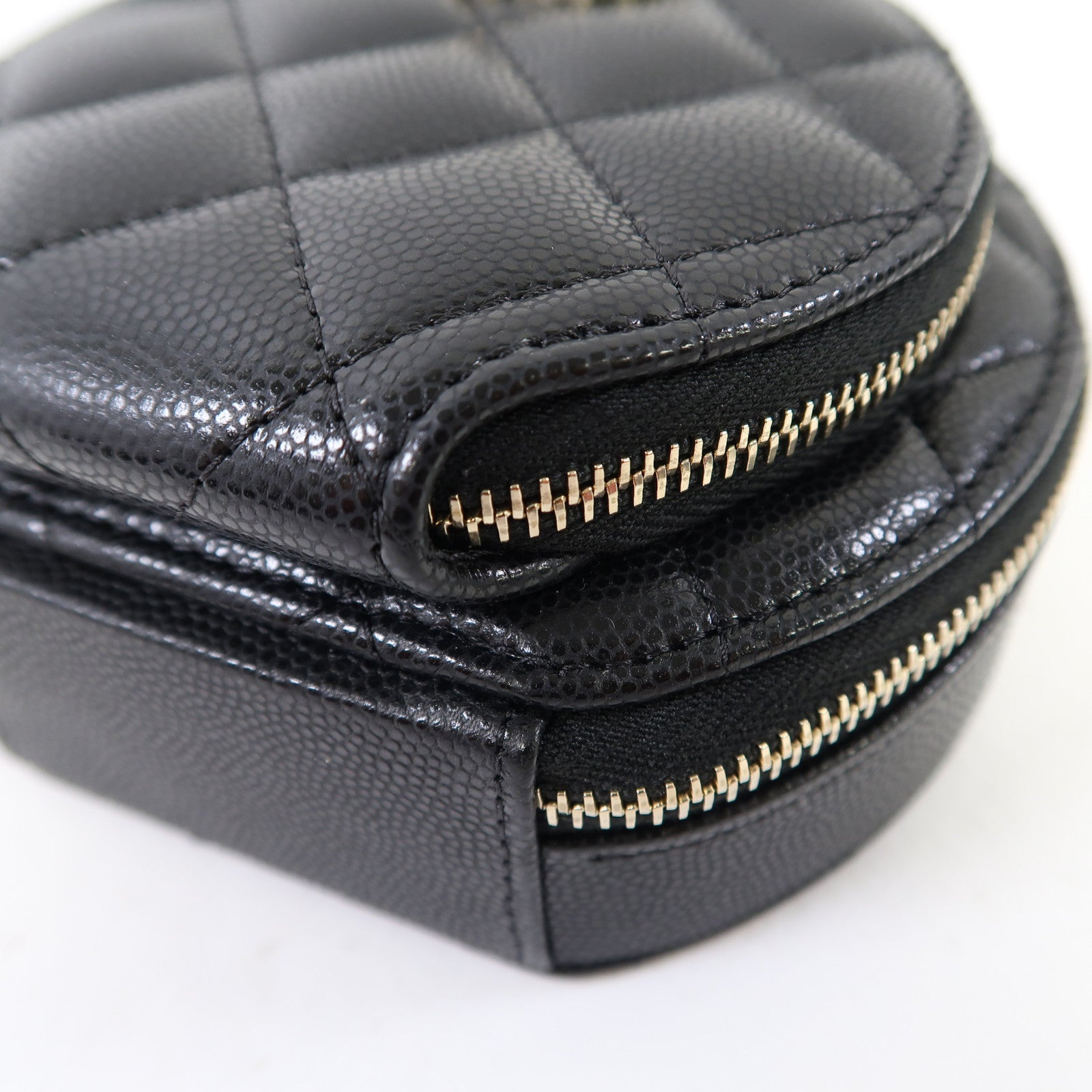 CHANEL 菱格牛皮皮革Chain Shoulder金扣鏈帶肩背袋黑色