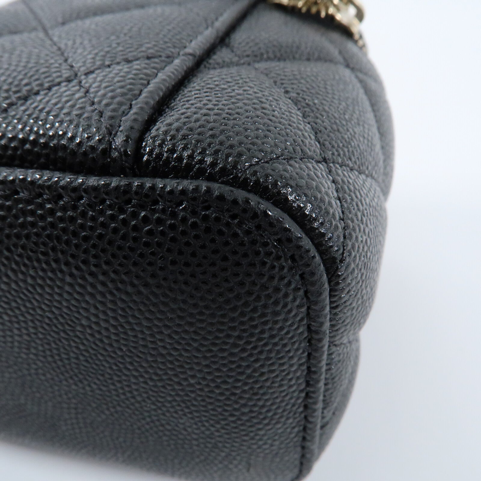 CHANEL 牛皮皮革Small Vanity Case金扣鏈帶肩背袋