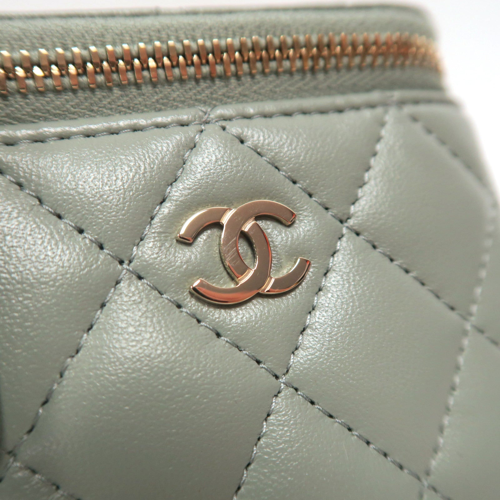 CHANEL **【激減優惠】菱格羊皮皮革Mini Gigarette Box金扣鏈帶肩背袋淺綠色