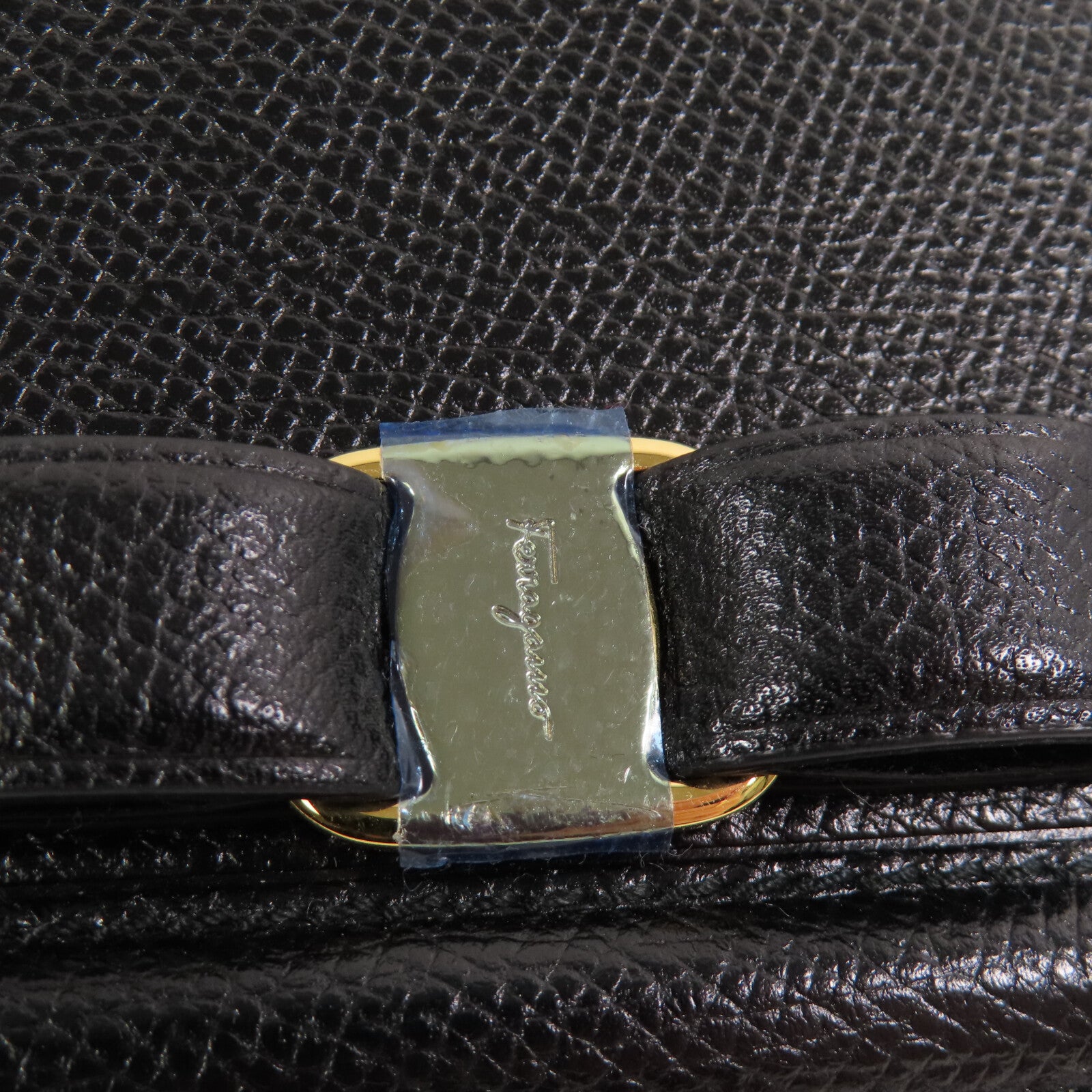 Salvatore Ferragamo 牛皮皮革Wallet On Chain金扣鏈帶肩背袋