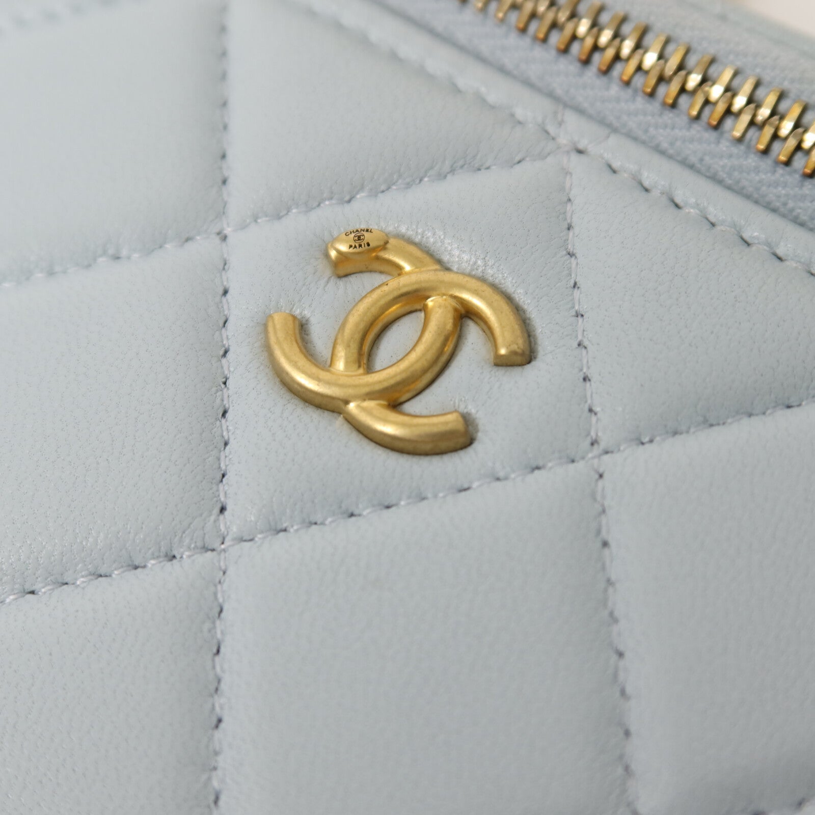 CHANEL 羊皮皮革Vanity Case金扣鏈帶肩背袋