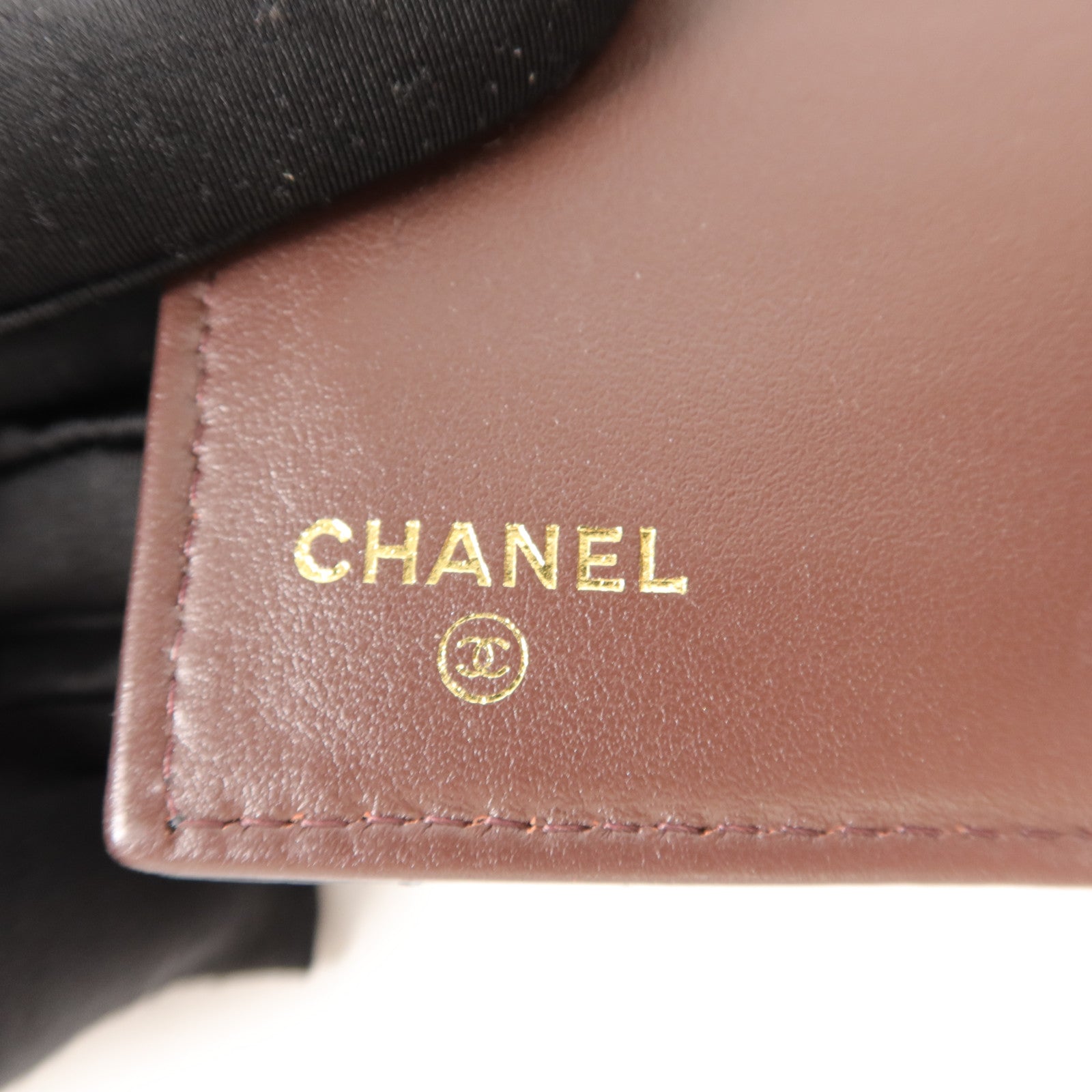 CHANEL 牛皮皮革Classic Medium Flap Wallet錢包