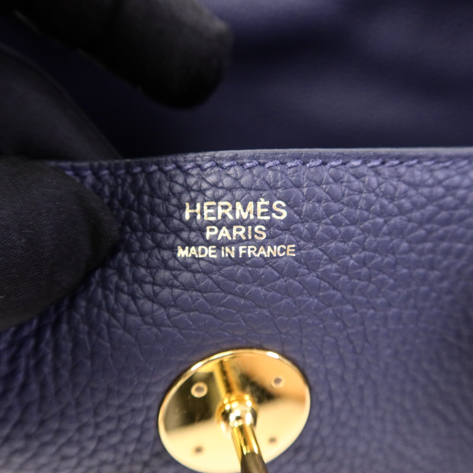 HERMES Togo皮革Lindy 30肩背袋Blue Nuit
