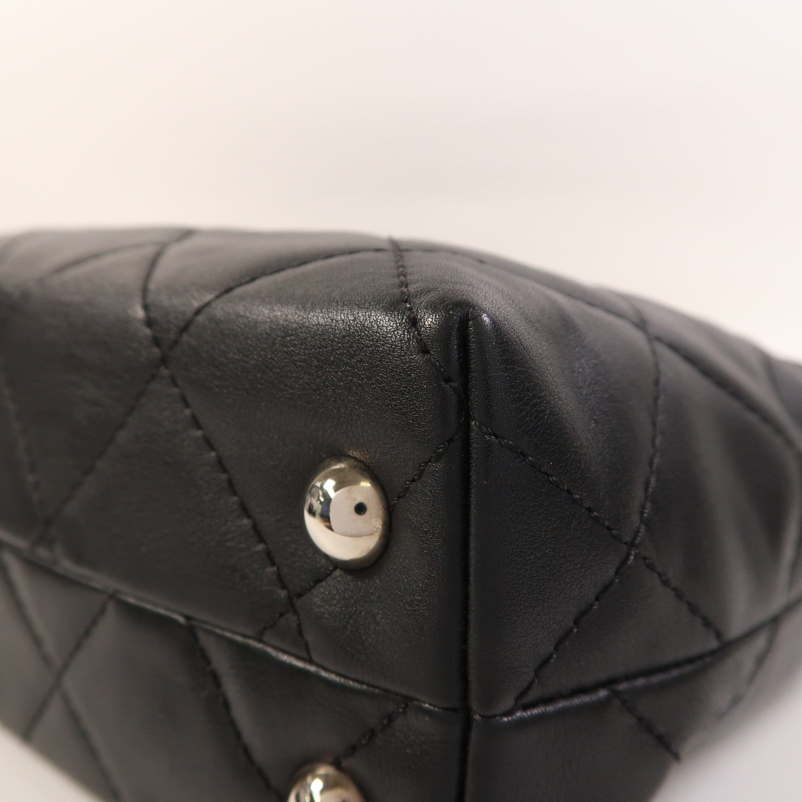 CHANEL 【激減優惠】牛皮皮革Chain Shoulder銀扣鏈帶肩背袋