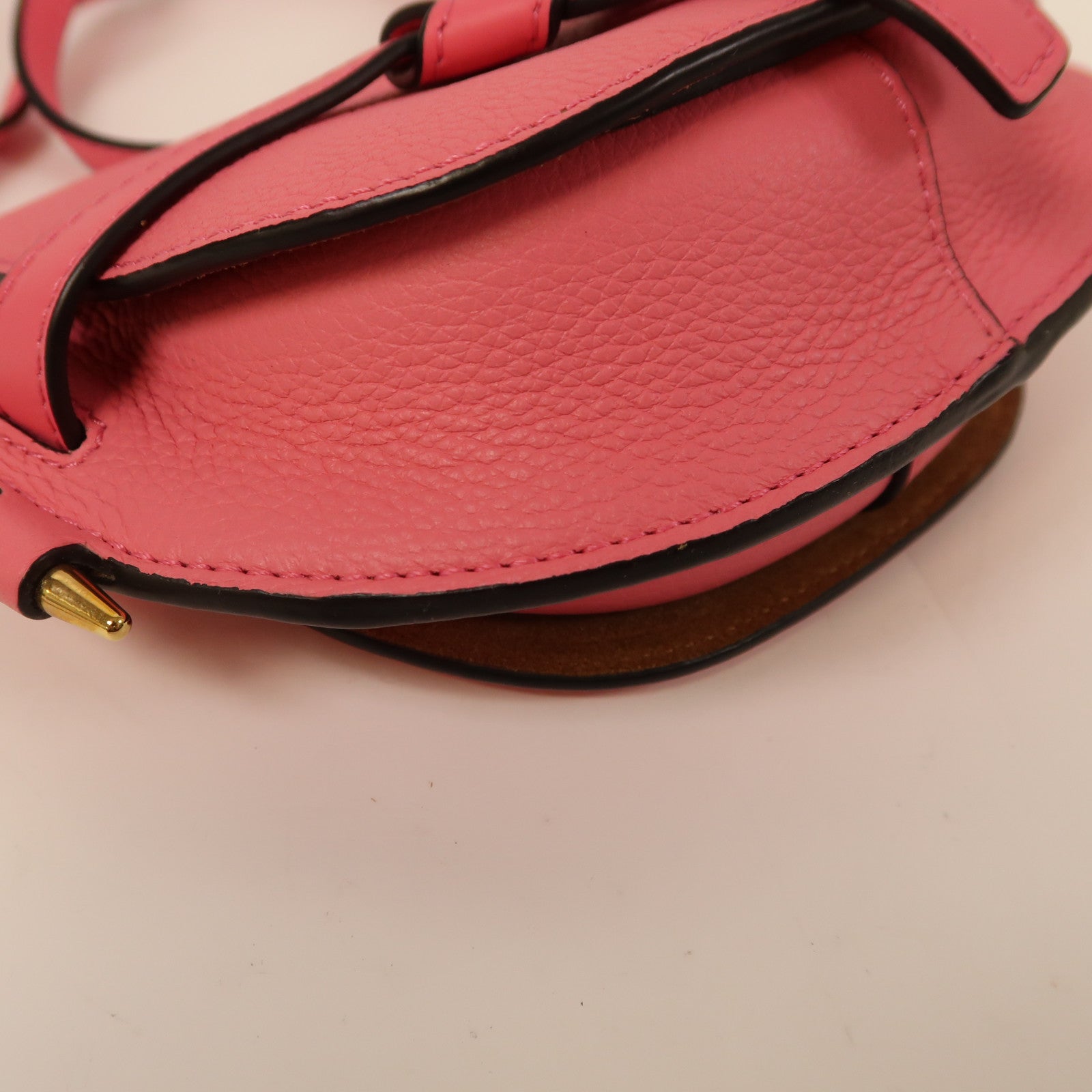 LOEWE 牛皮皮革Gate Mini Bag金扣肩背袋粉紅色