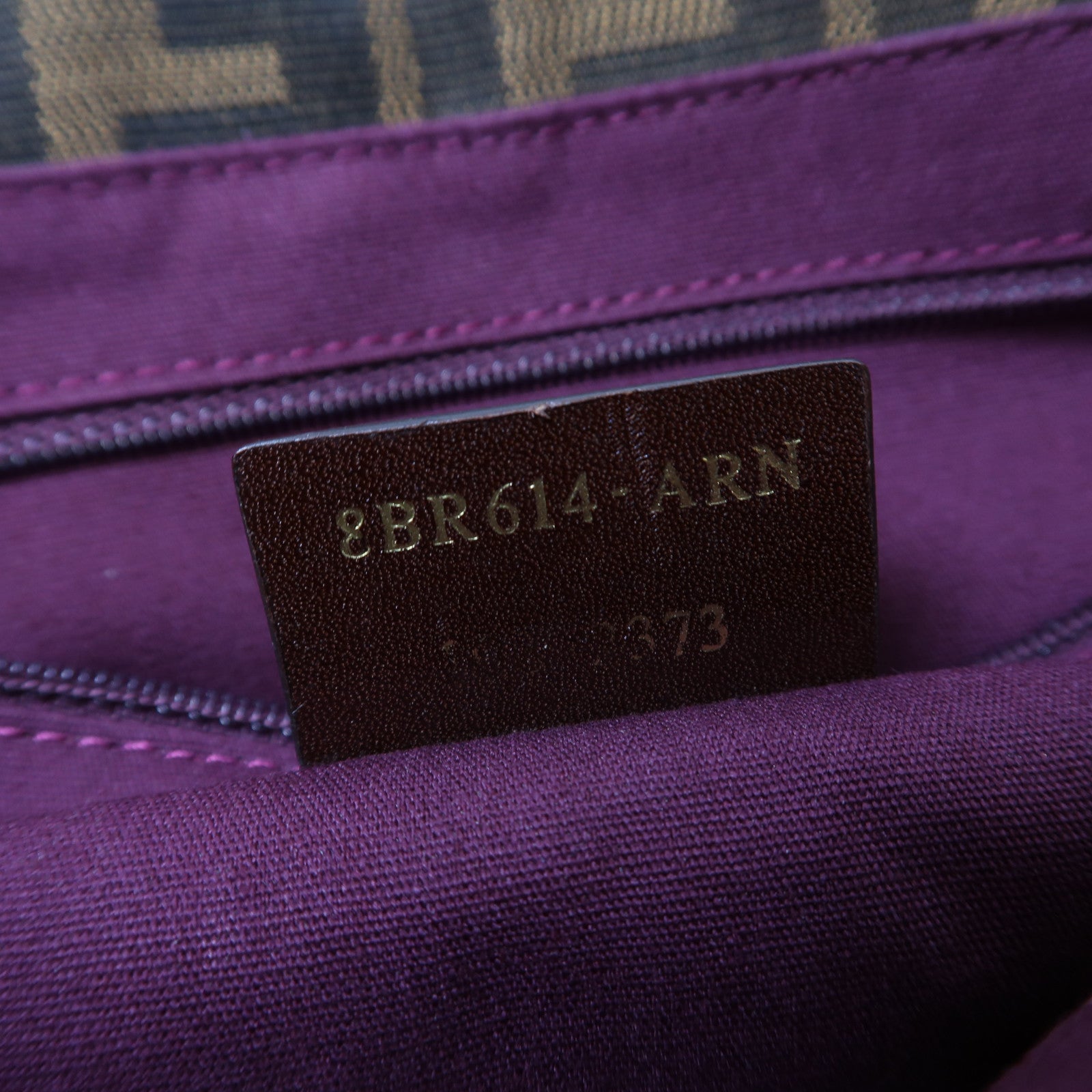 FENDI 帆布Shoulder Bag金扣肩背袋啡色