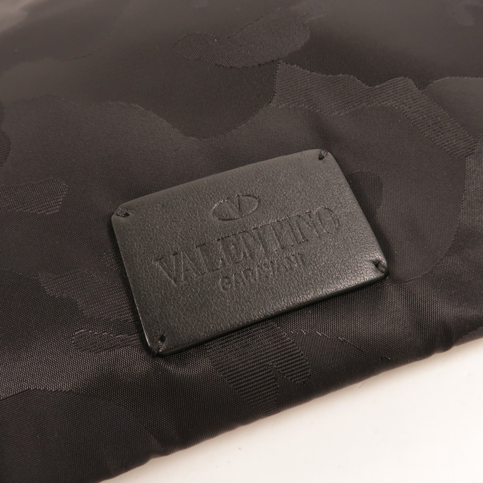 Valentino 尼龍Clutch手拿包