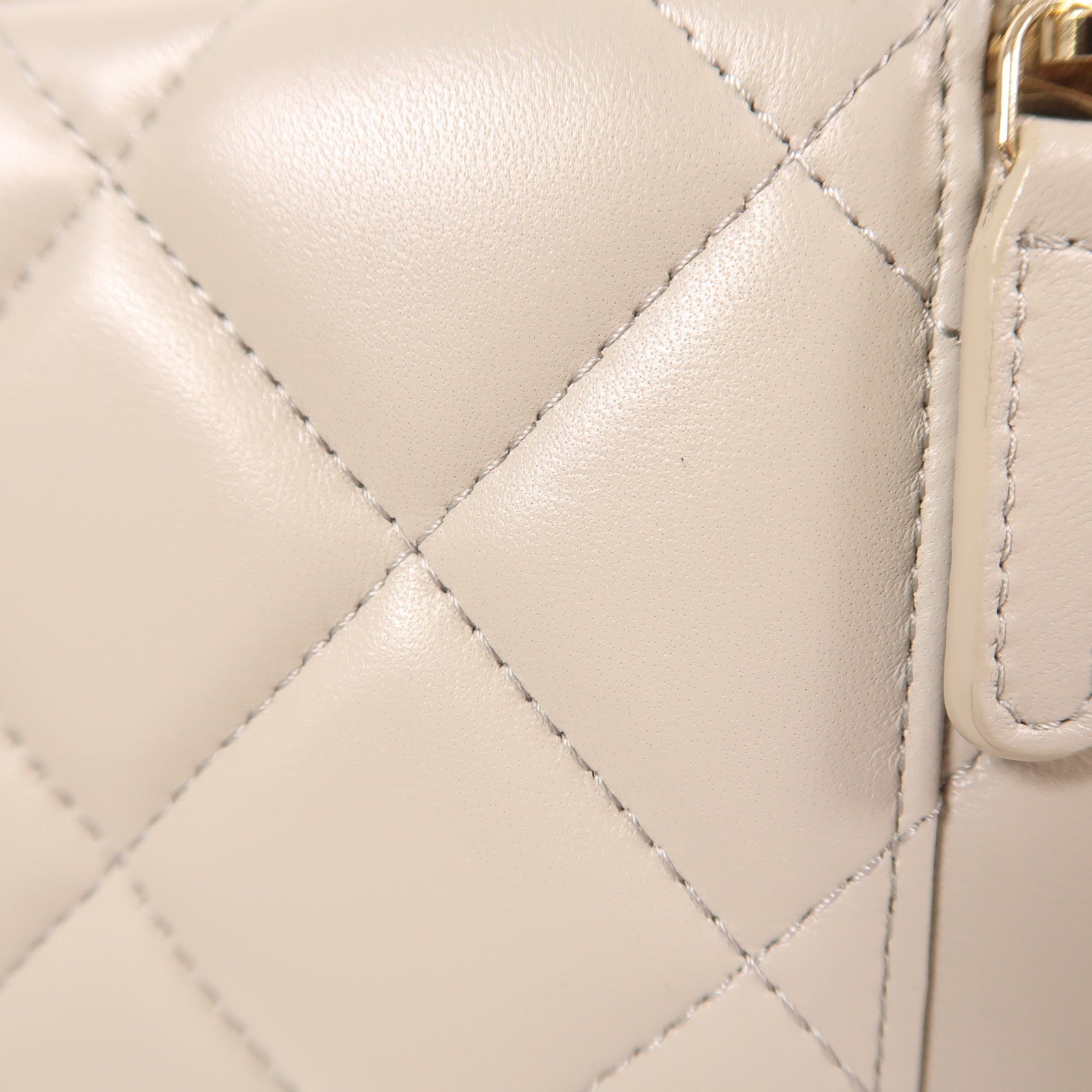 CHANEL【激減優惠】 羊皮皮革Vanity Case金扣鏈帶肩背袋